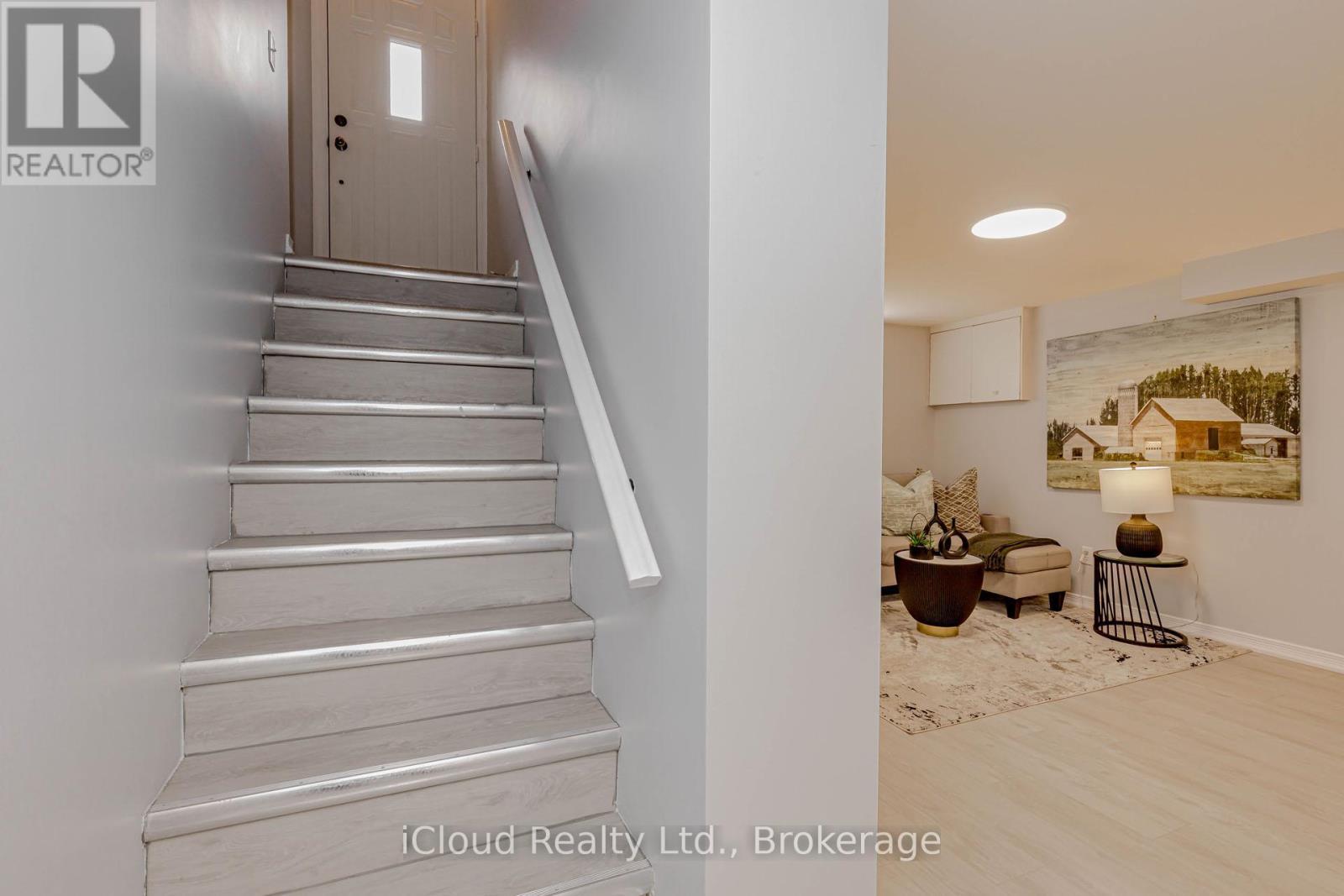 28 Hoffman Street, Kitchener, ON - Indoor Photo Showing Other Room