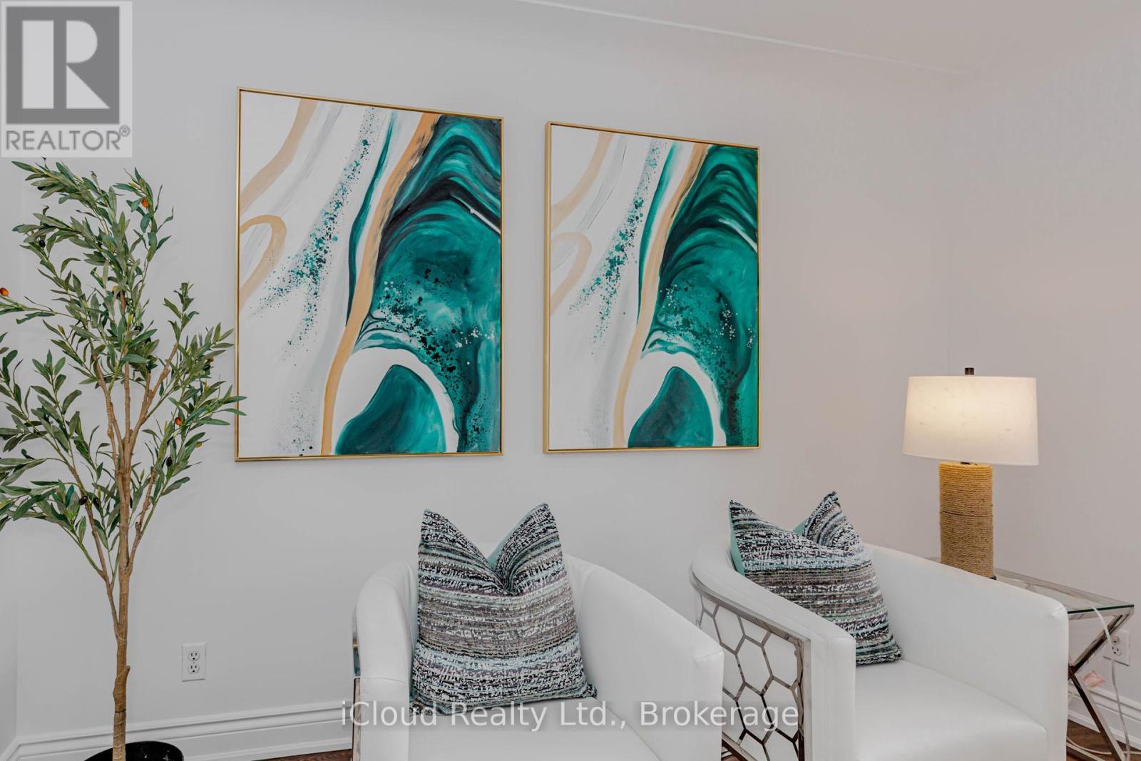 28 Hoffman Street, Kitchener, ON - Indoor Photo Showing Other Room