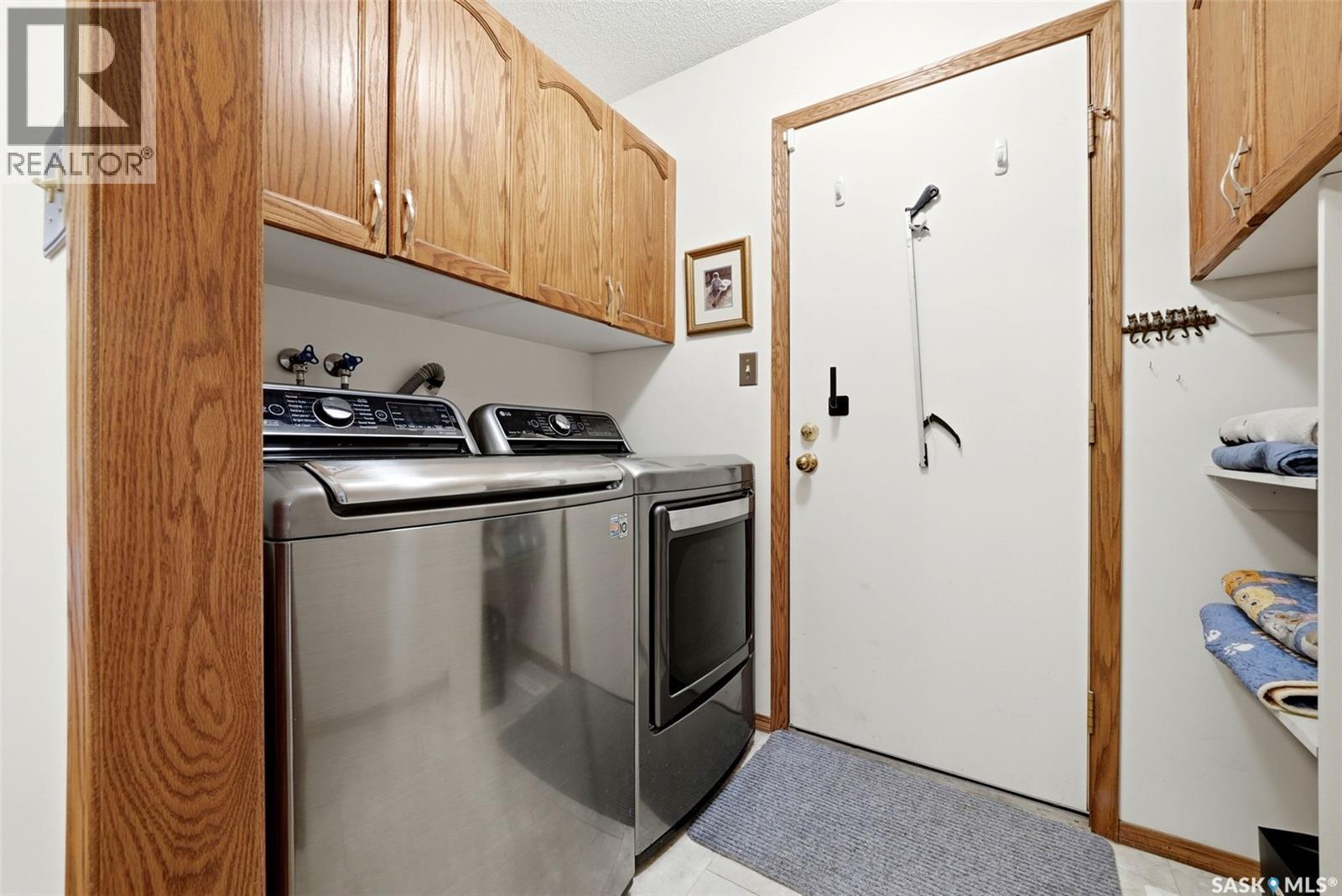 3309 Brookshire Lane, Regina, SK - Indoor Photo Showing Laundry Room