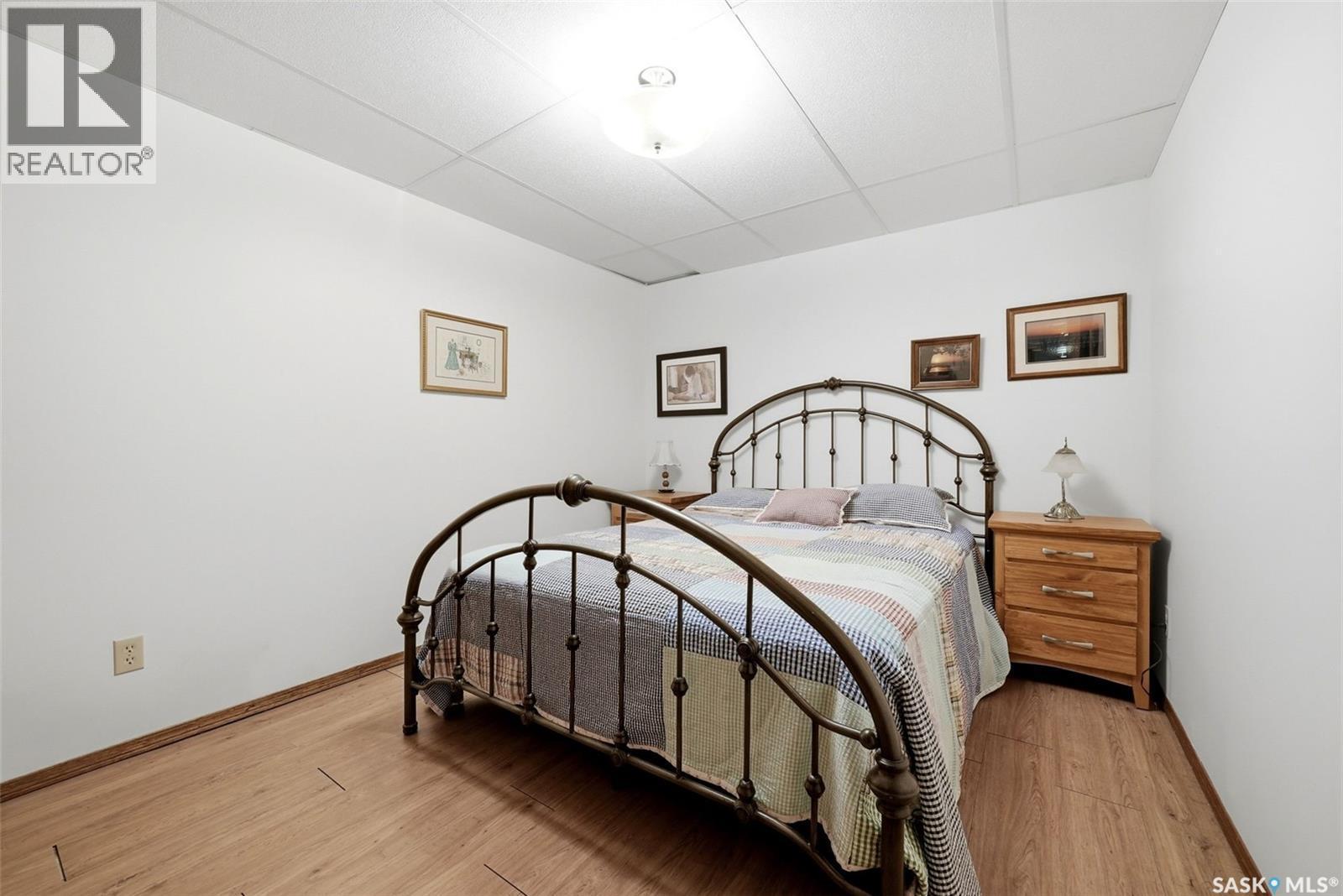 3309 Brookshire Lane, Regina, SK - Indoor Photo Showing Bedroom