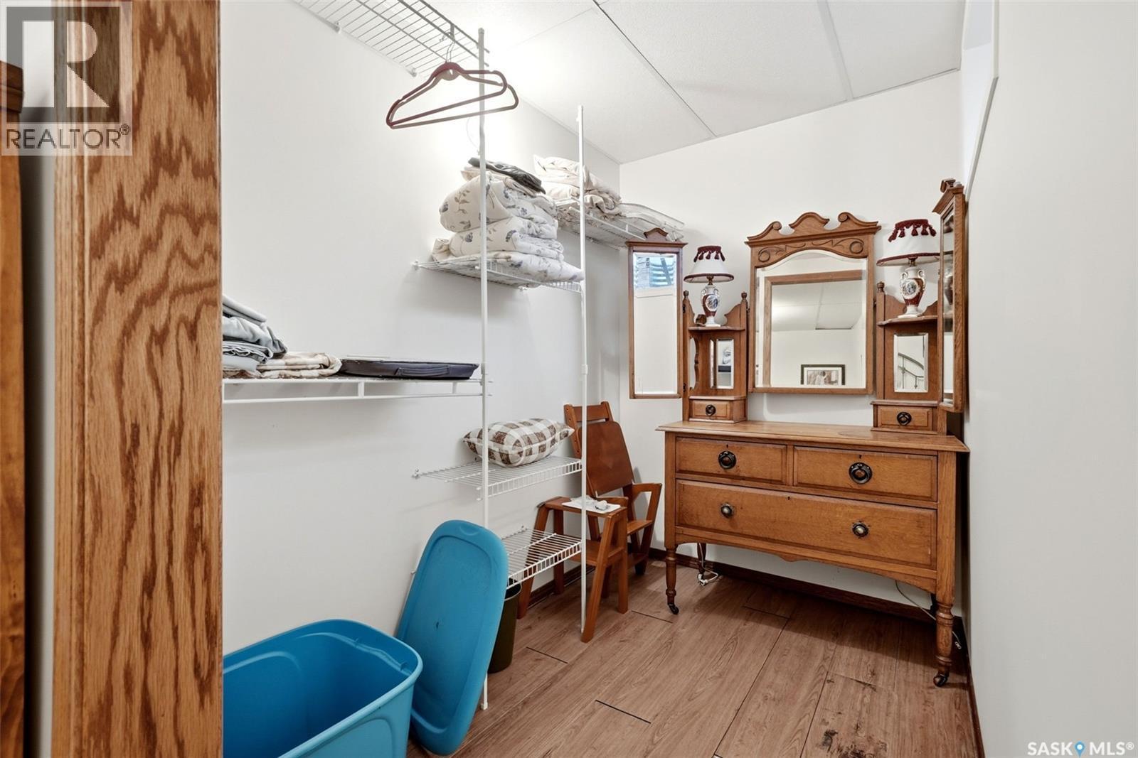 3309 Brookshire Lane, Regina, SK - Indoor