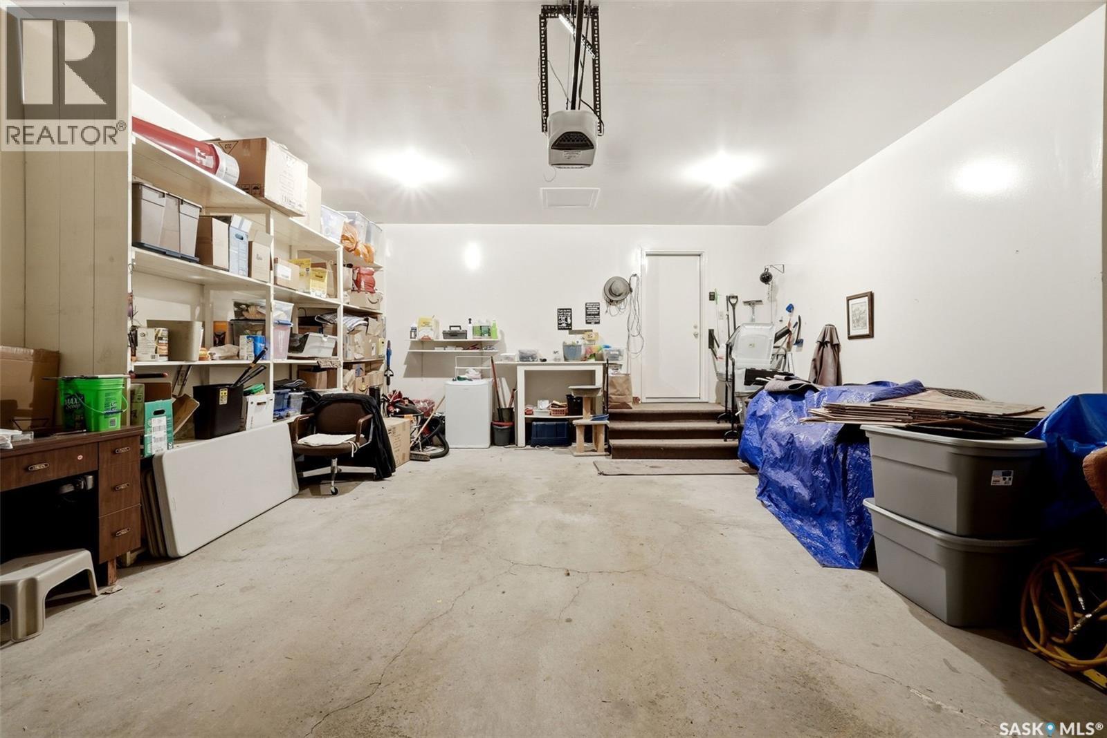 3309 Brookshire Lane, Regina, SK - Indoor Photo Showing Other Room