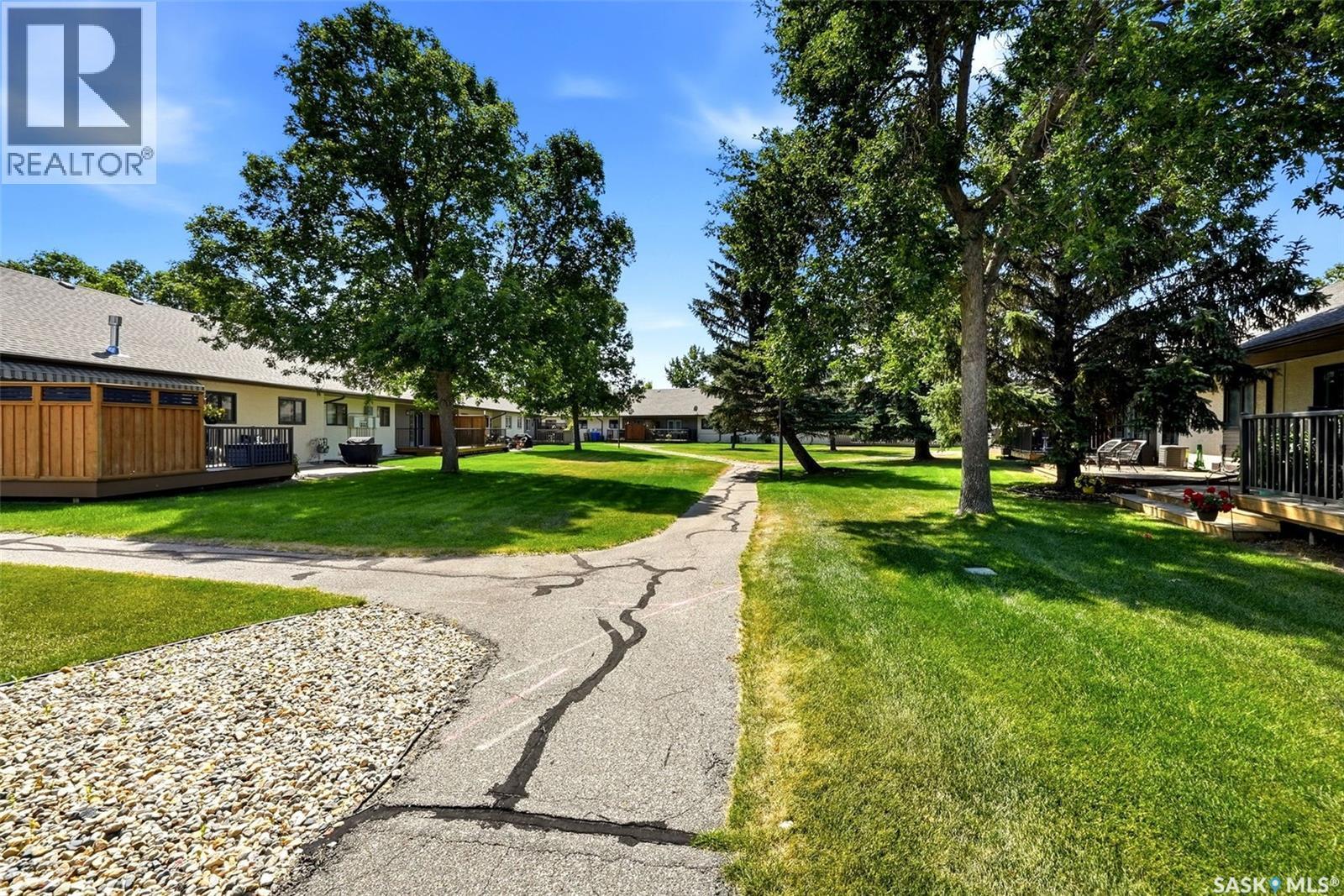 3309 Brookshire Lane, Regina, SK - Outdoor With Deck Patio Veranda