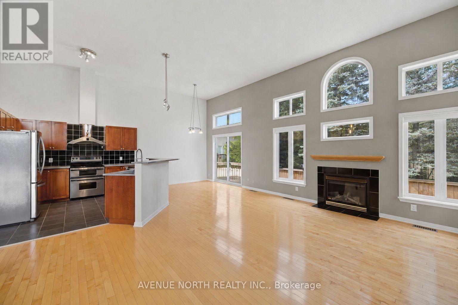 141 Gladeview Private, Ottawa, ON - Indoor With Fireplace