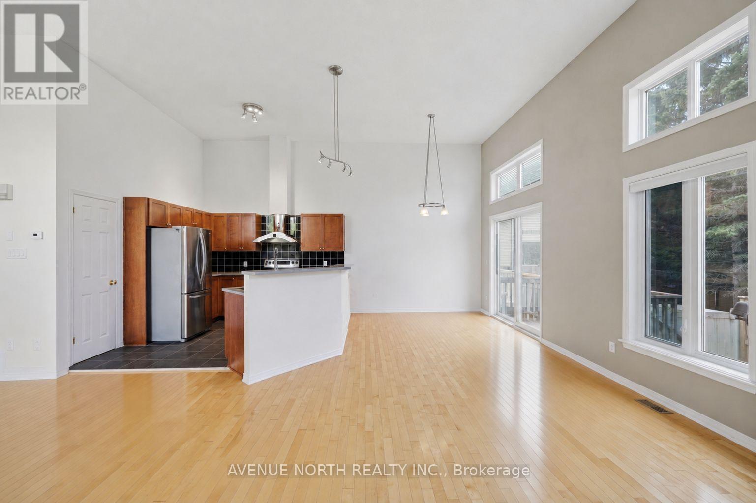 141 Gladeview Private, Ottawa, ON - Indoor Photo Showing Kitchen