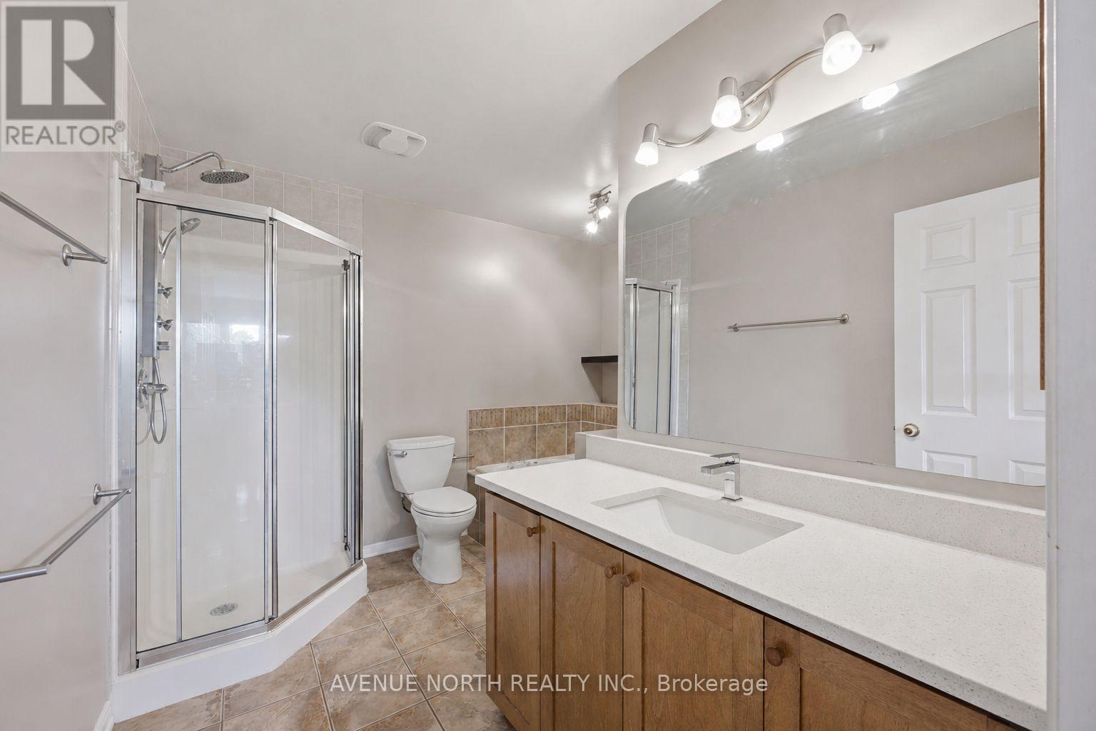 141 Gladeview Private, Ottawa, ON - Indoor Photo Showing Bathroom