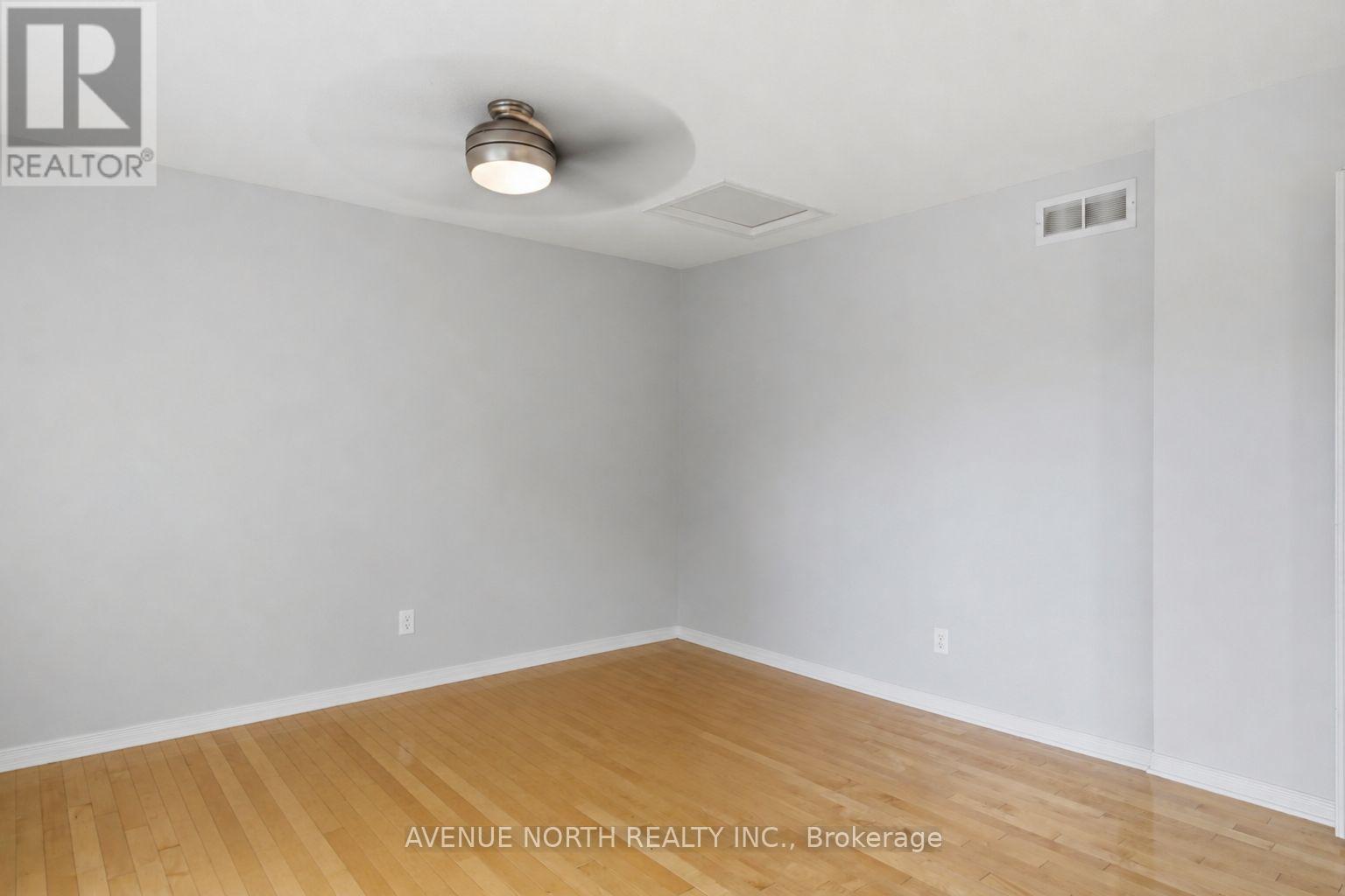 141 Gladeview Private, Ottawa, ON - Indoor Photo Showing Other Room