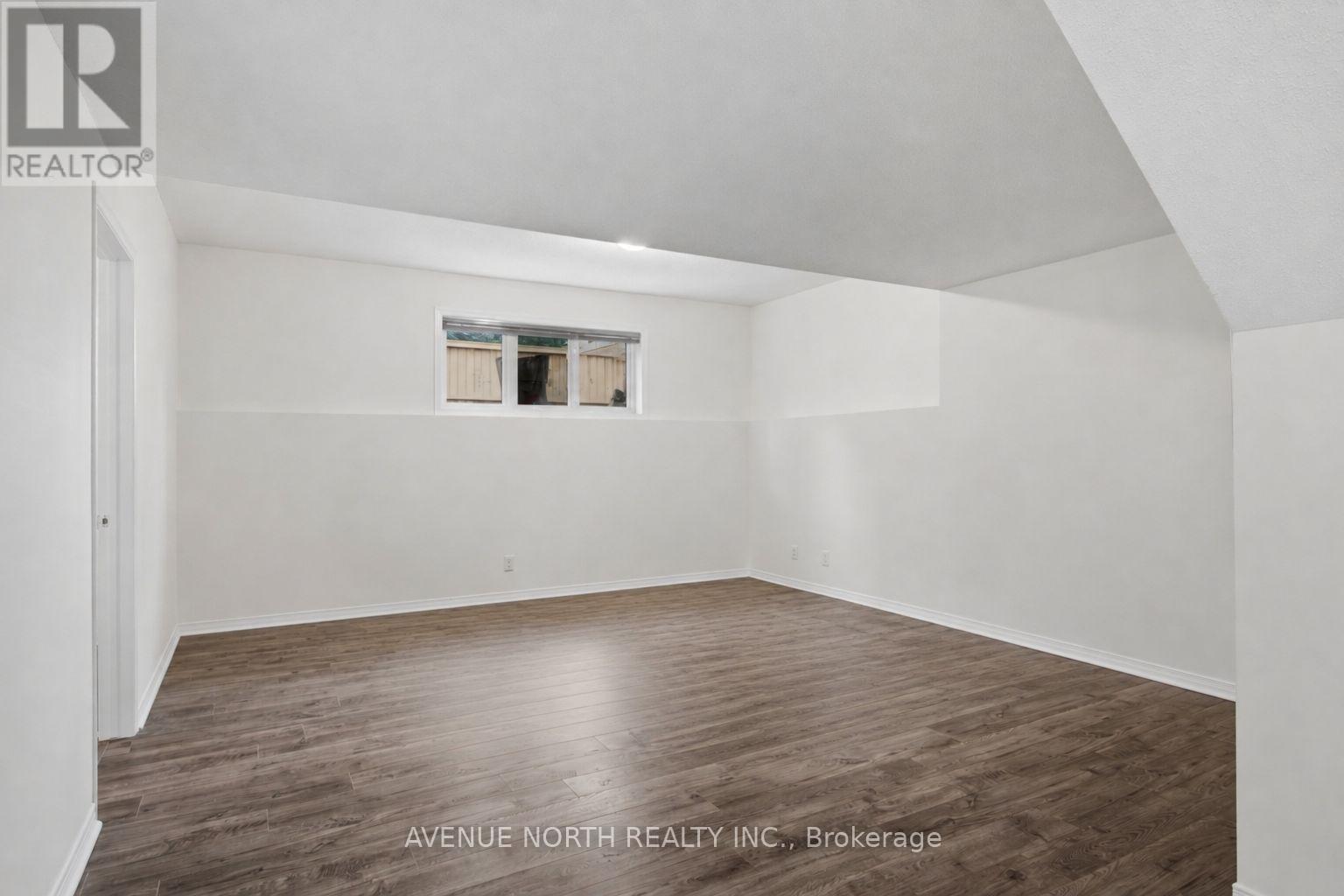 141 Gladeview Private, Ottawa, ON - Indoor Photo Showing Other Room