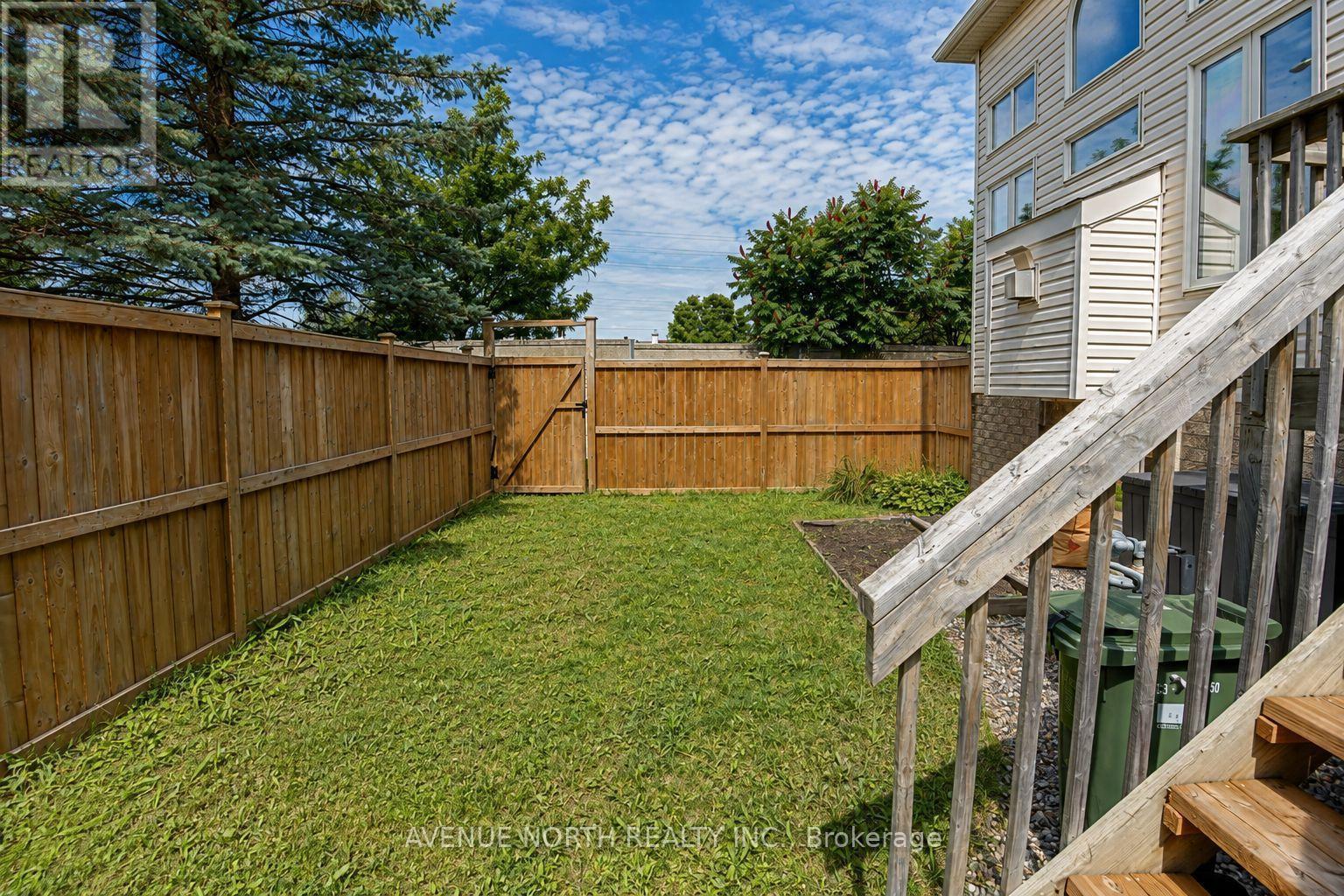 141 Gladeview Private, Ottawa, ON - Outdoor
