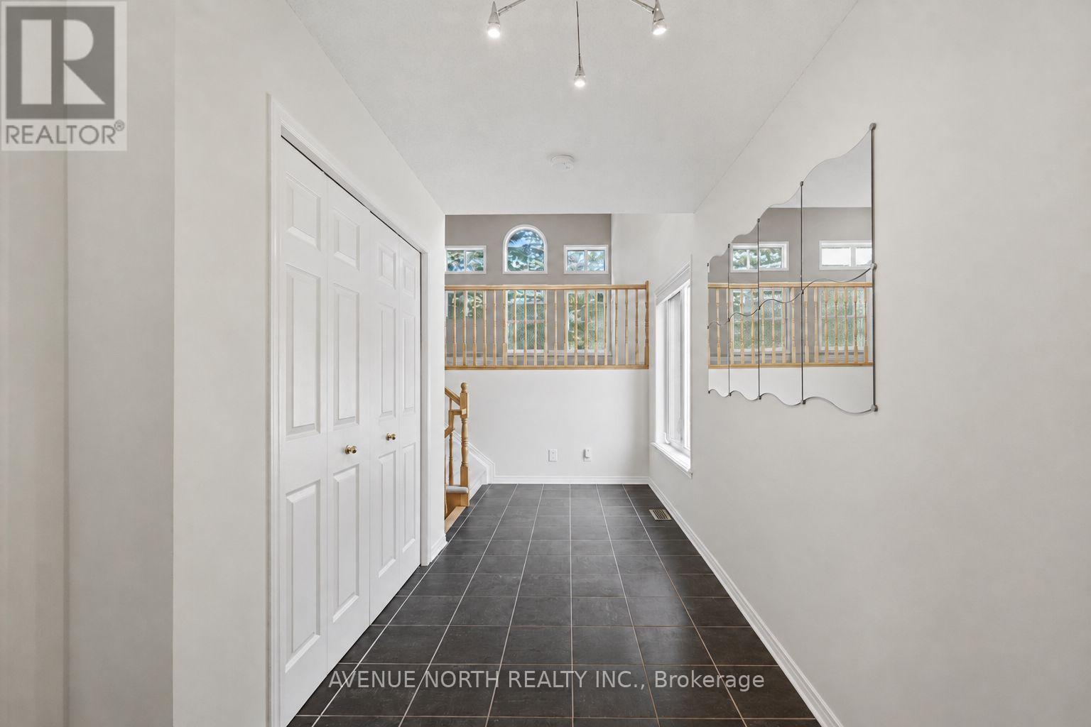 141 Gladeview Private, Ottawa, ON - Indoor Photo Showing Other Room