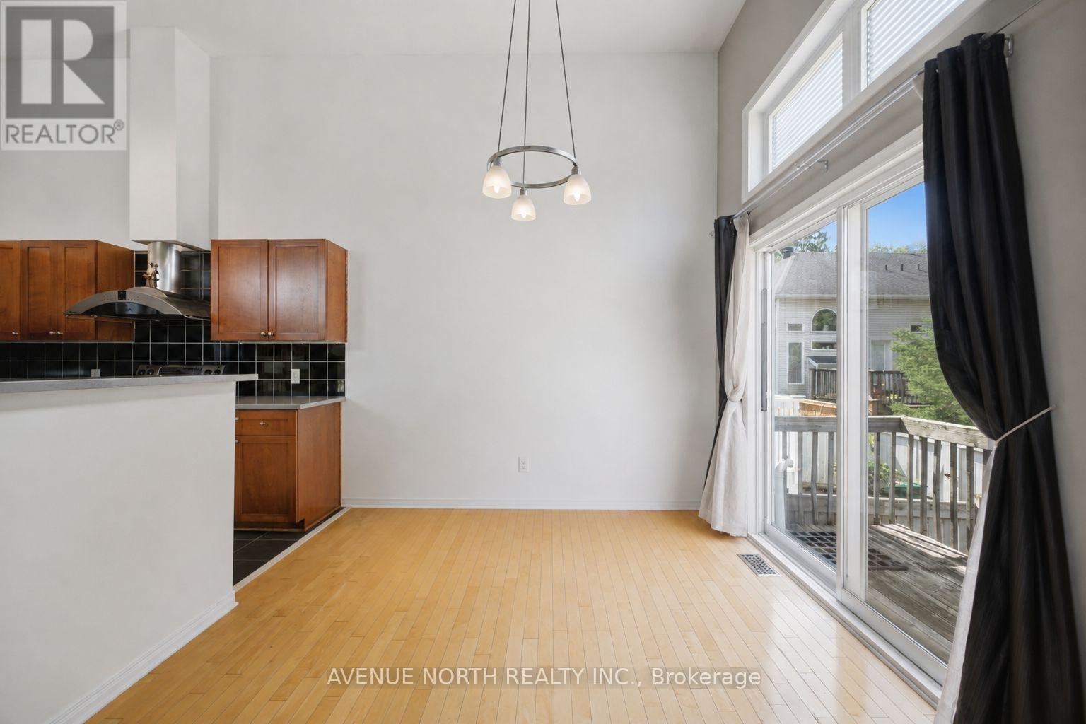 141 Gladeview Private, Ottawa, ON - Indoor Photo Showing Other Room