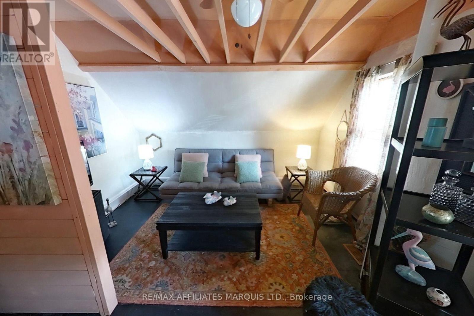 521 Burton Avenue, Cornwall, ON - Indoor
