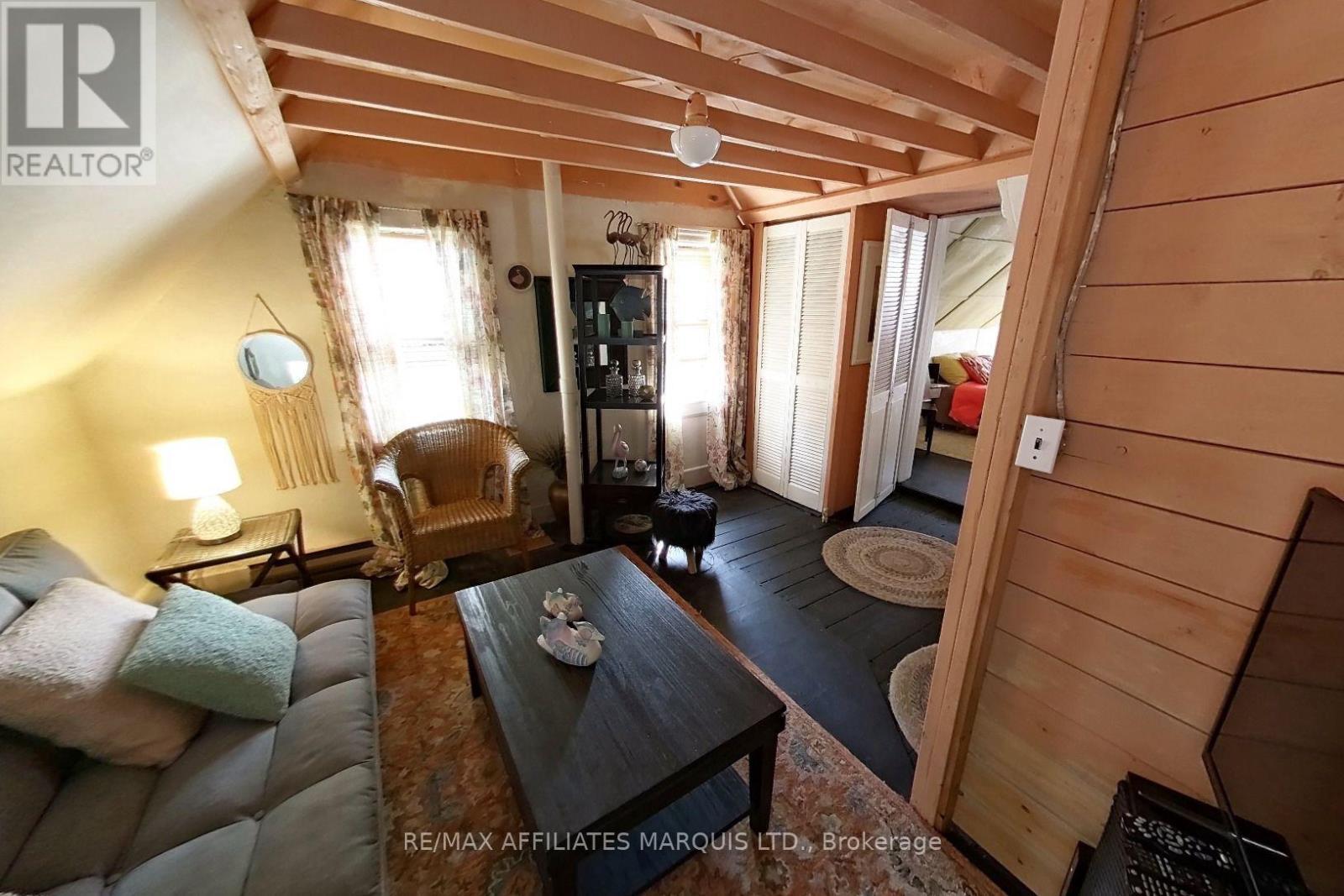 521 Burton Avenue, Cornwall, ON - Indoor