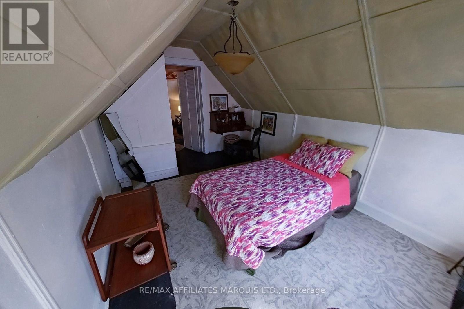 521 Burton Avenue, Cornwall, ON - Indoor Photo Showing Bedroom
