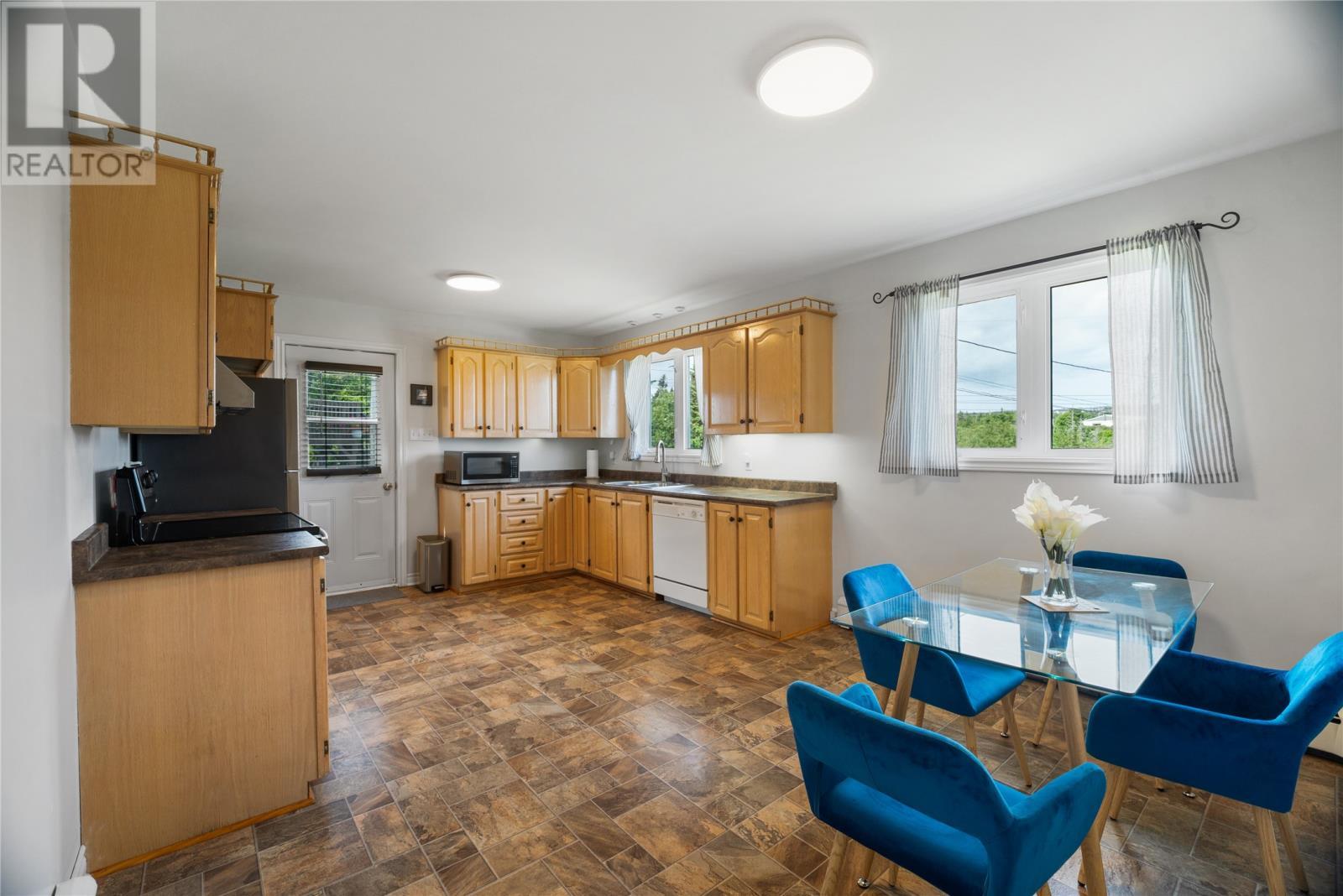 43 Critch'S Path, St John'S, NL - Indoor Photo Showing Kitchen