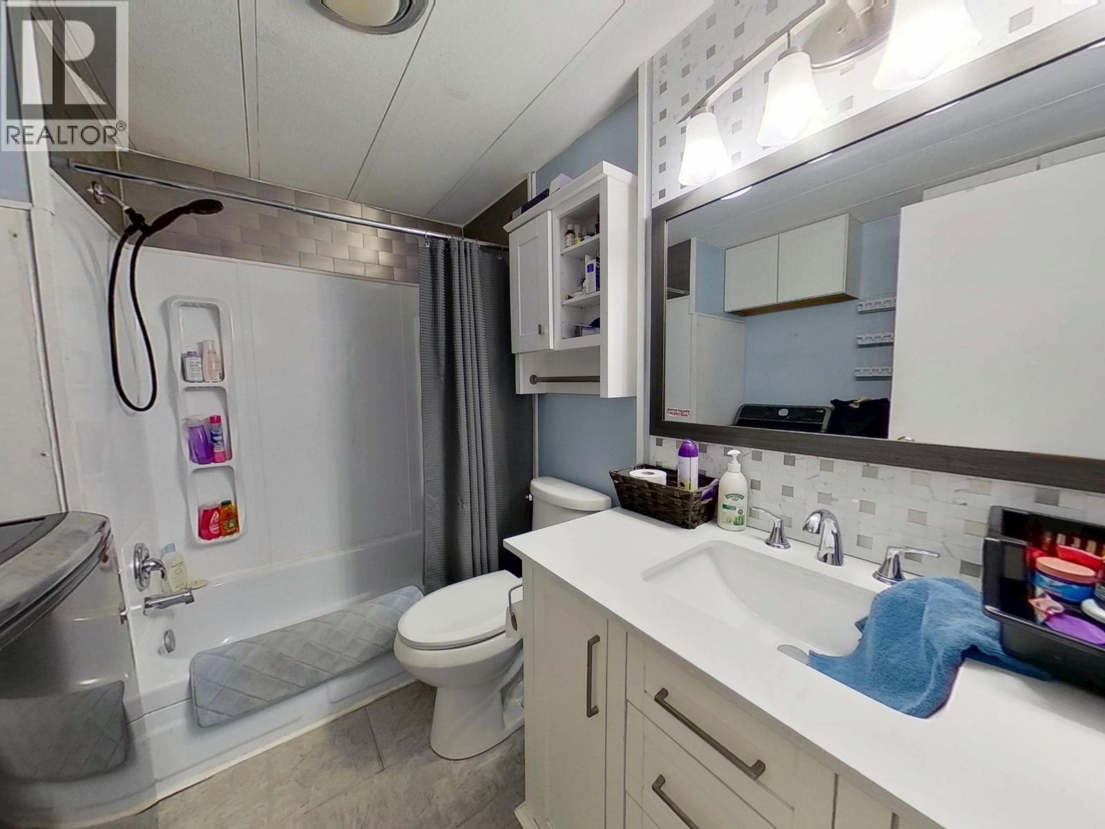 1075 Falcon Road, Quesnel, BC - Indoor Photo Showing Bathroom