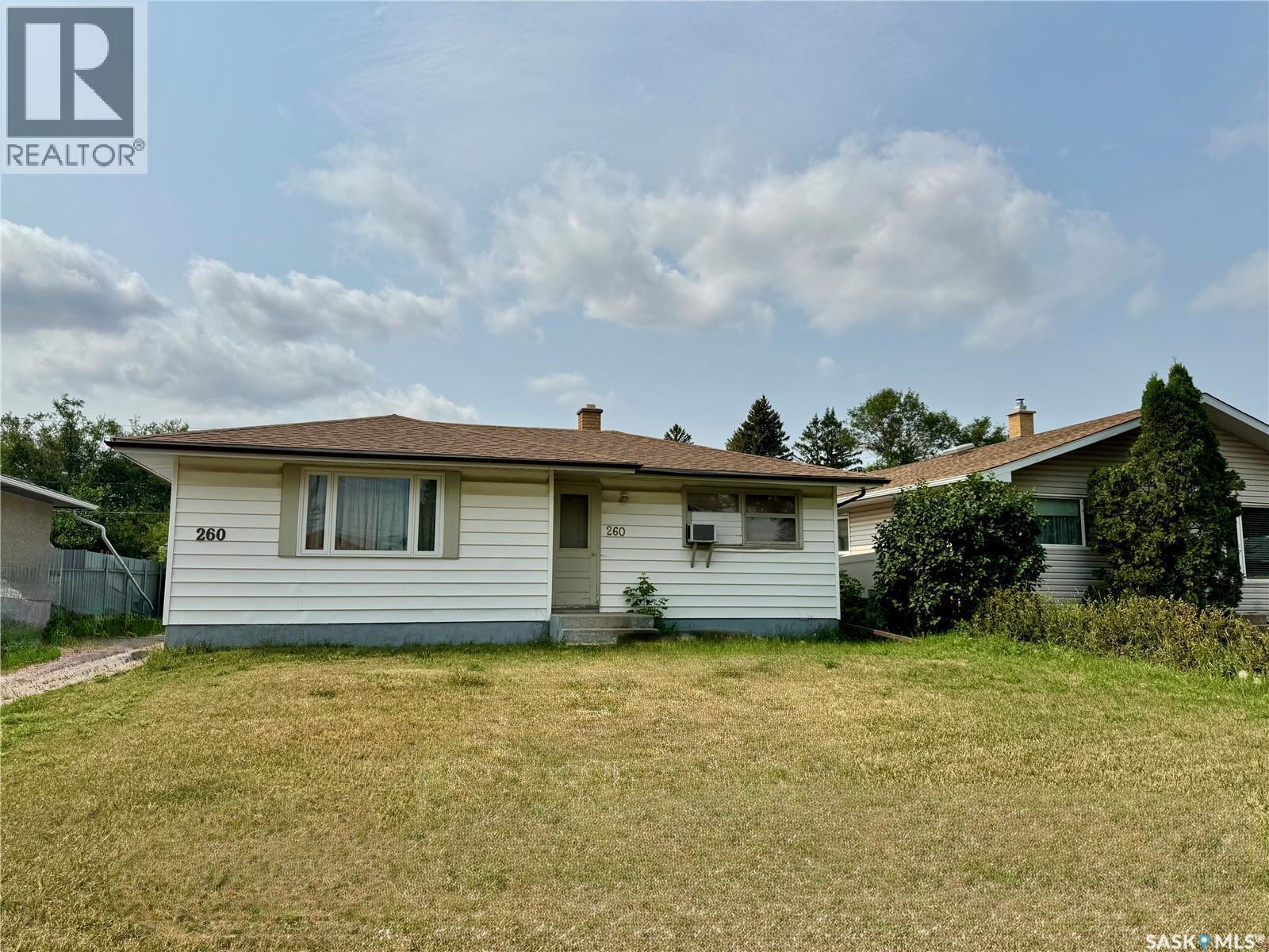 260 Angus Street, Regina, SK - Outdoor