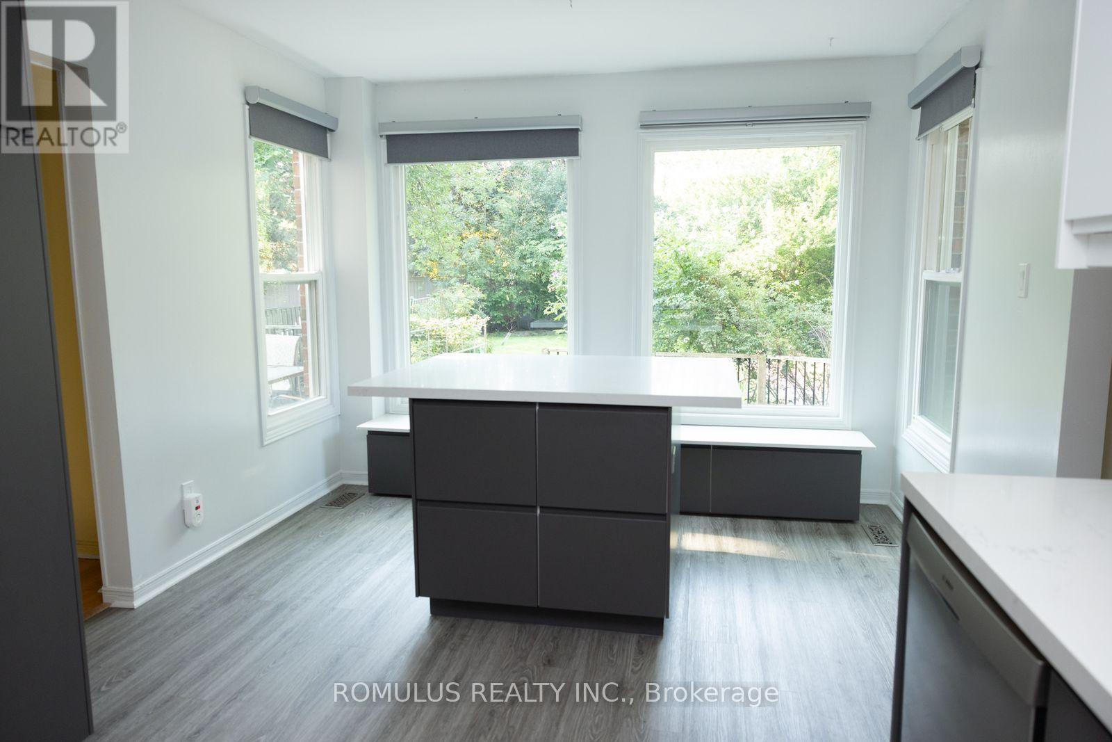 280 King Andrew Drive, Mississauga, ON - Indoor