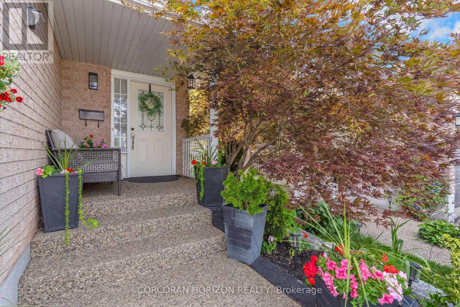 913 Copper Leaf Crescent, Kitchener, ON - Outdoor