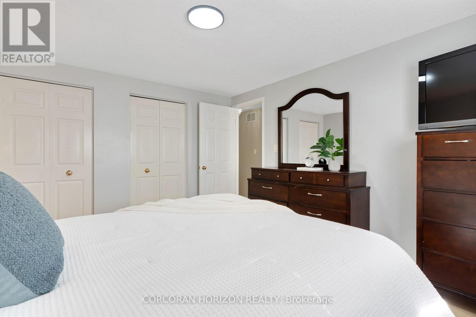 913 Copper Leaf Crescent, Kitchener, ON - Indoor Photo Showing Bedroom