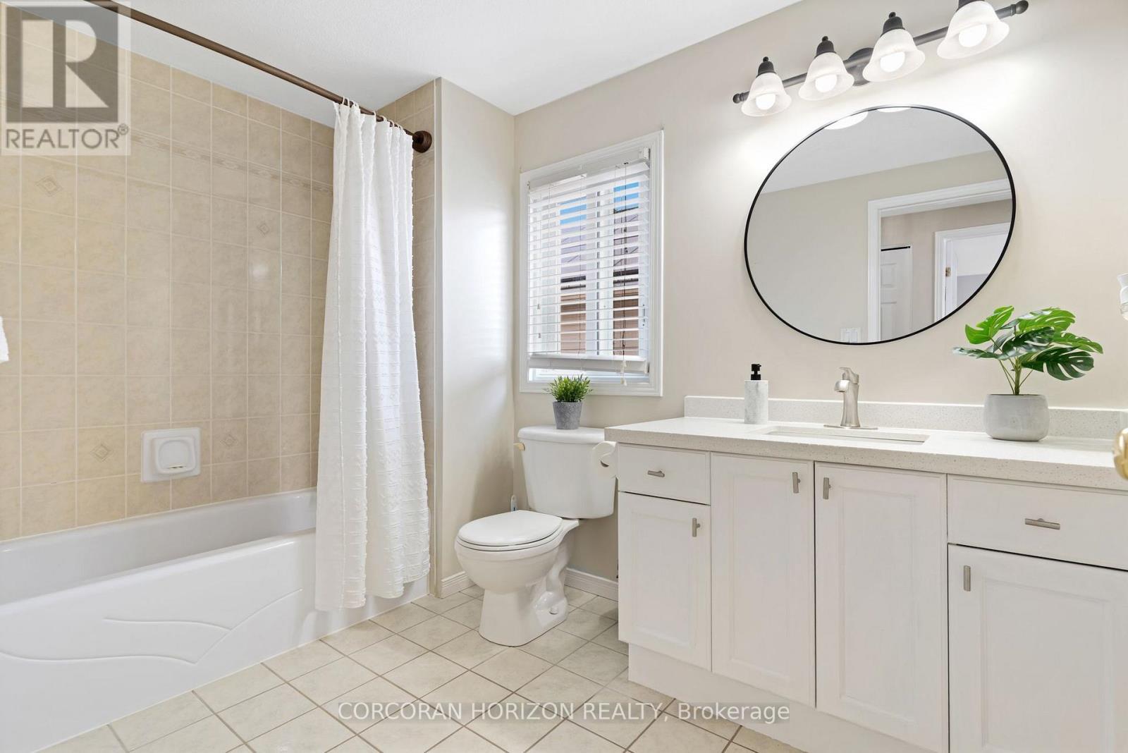 913 Copper Leaf Crescent, Kitchener, ON - Indoor Photo Showing Bathroom