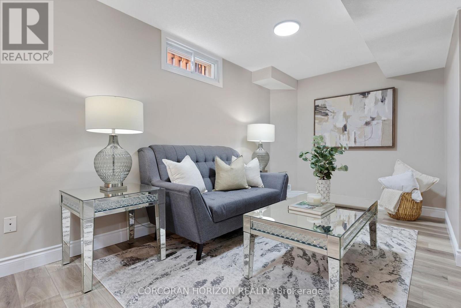 913 Copper Leaf Crescent, Kitchener, ON - Indoor Photo Showing Living Room