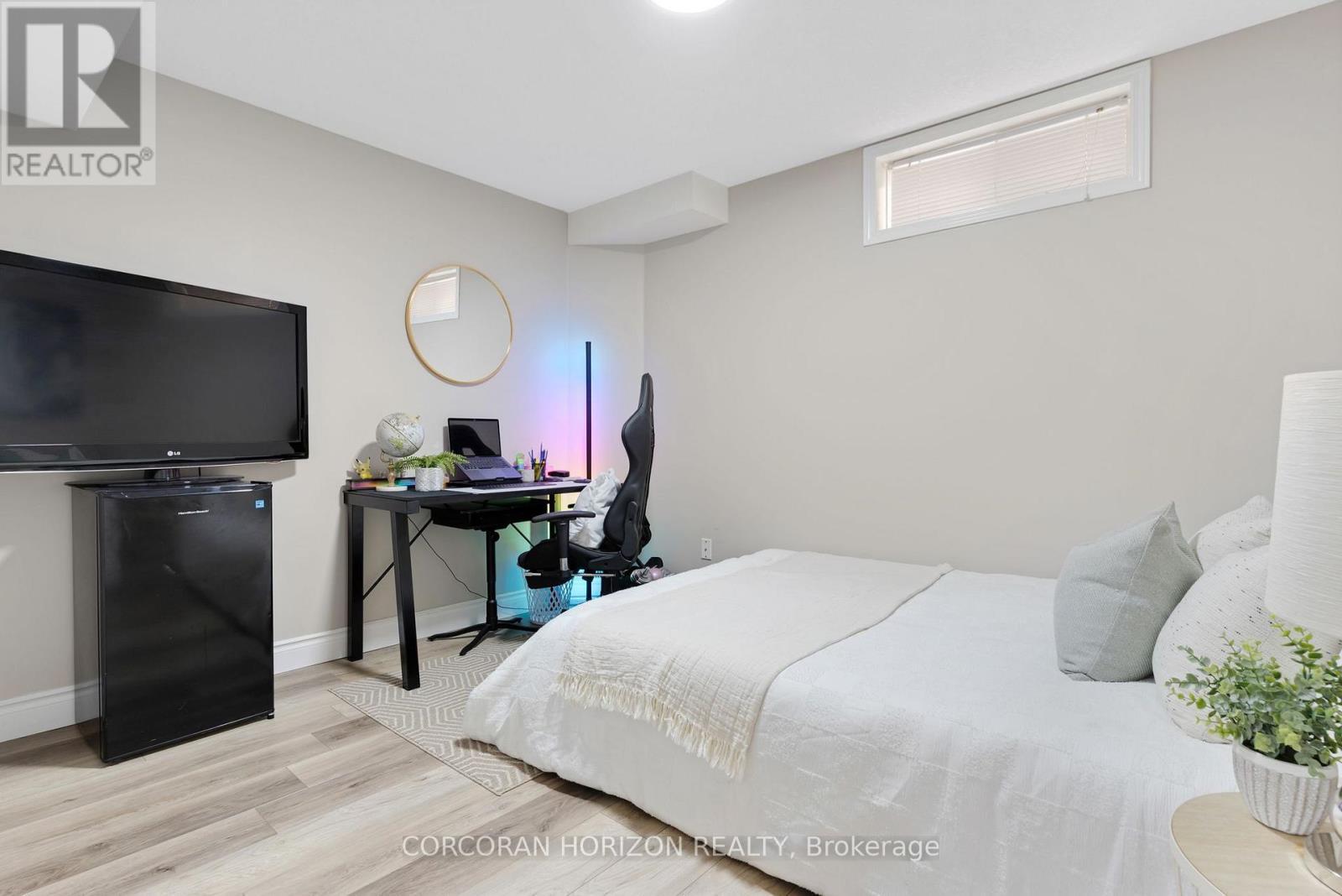 913 Copper Leaf Crescent, Kitchener, ON - Indoor Photo Showing Bedroom