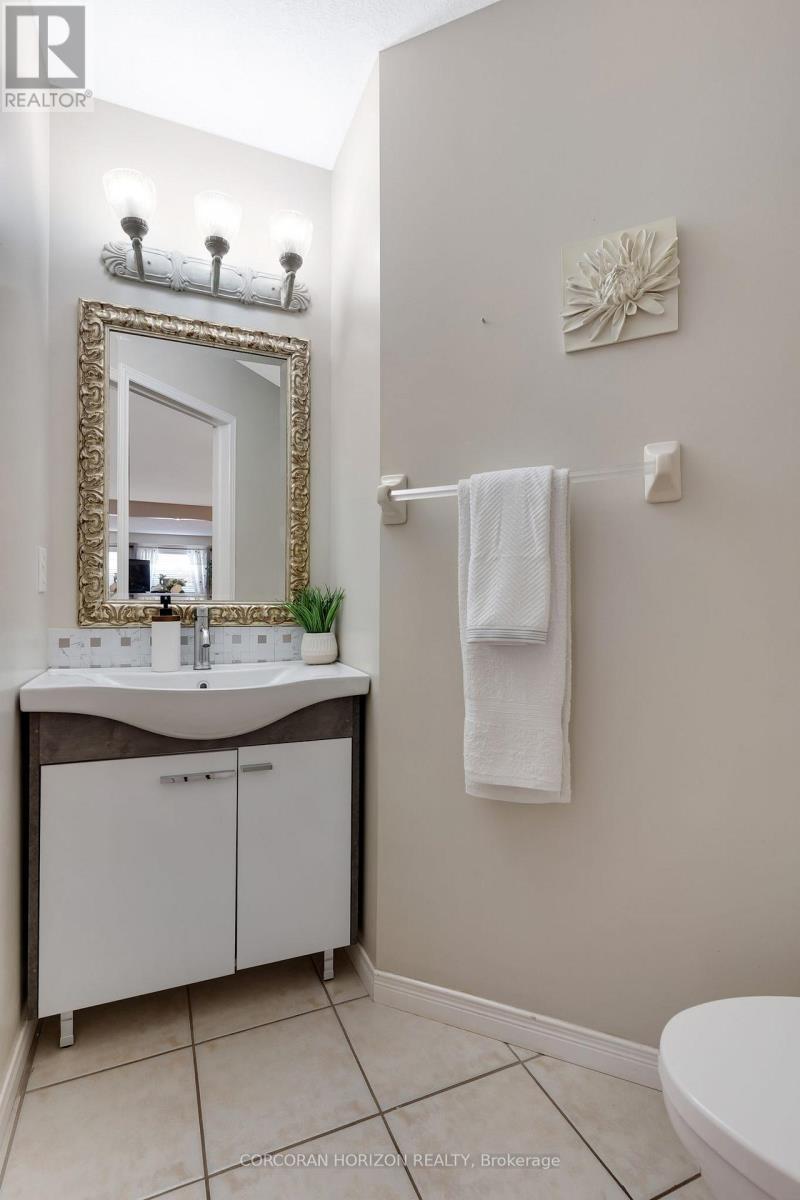913 Copper Leaf Crescent, Kitchener, ON - Indoor Photo Showing Bathroom