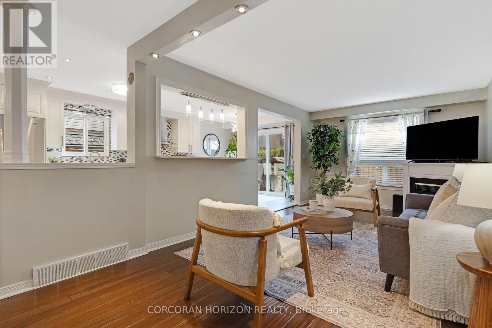913 Copper Leaf Crescent, Kitchener, ON - Indoor With Fireplace