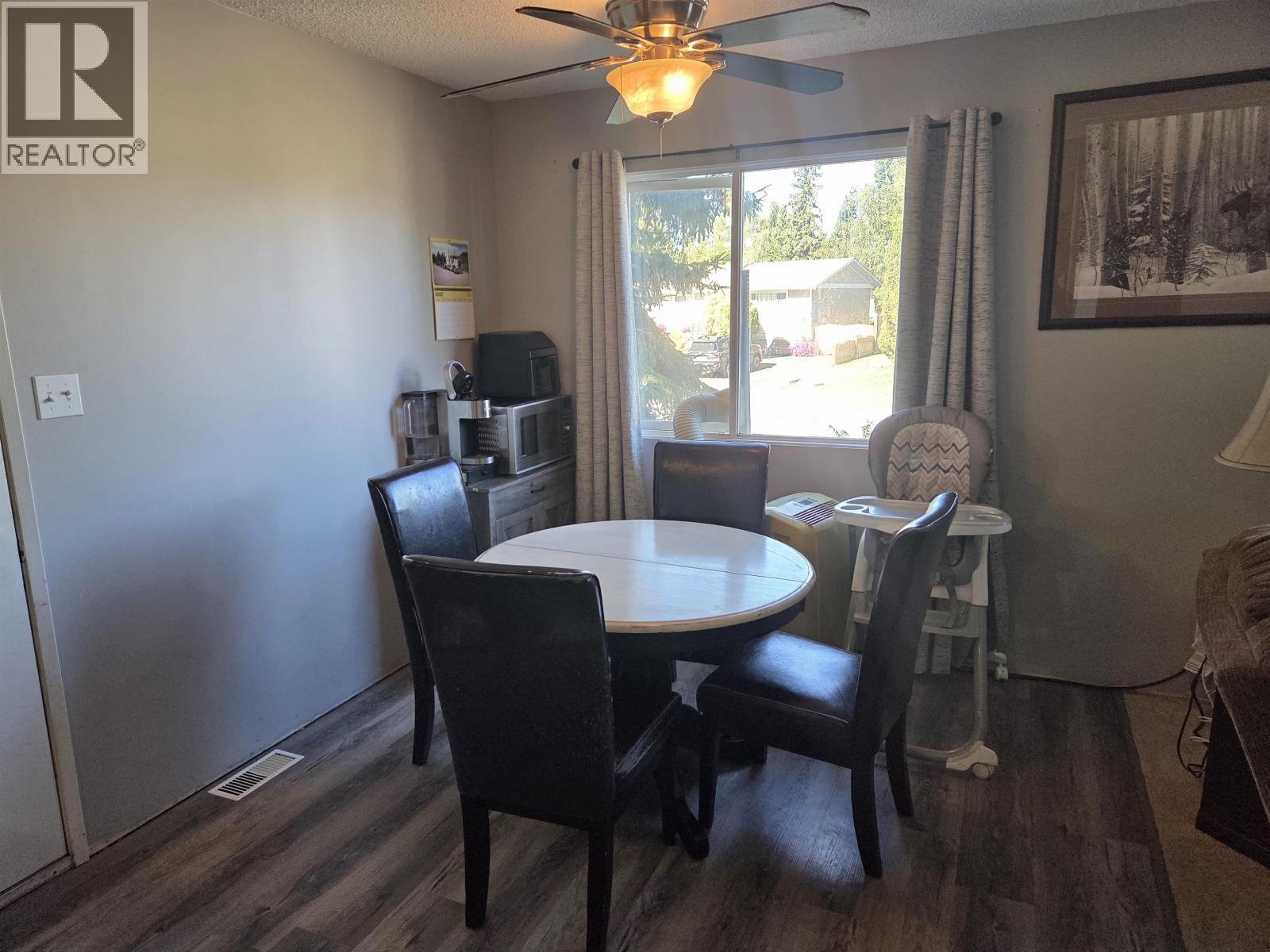 7078 Harvard Crescent, Prince George, BC - Indoor Photo Showing Dining Room