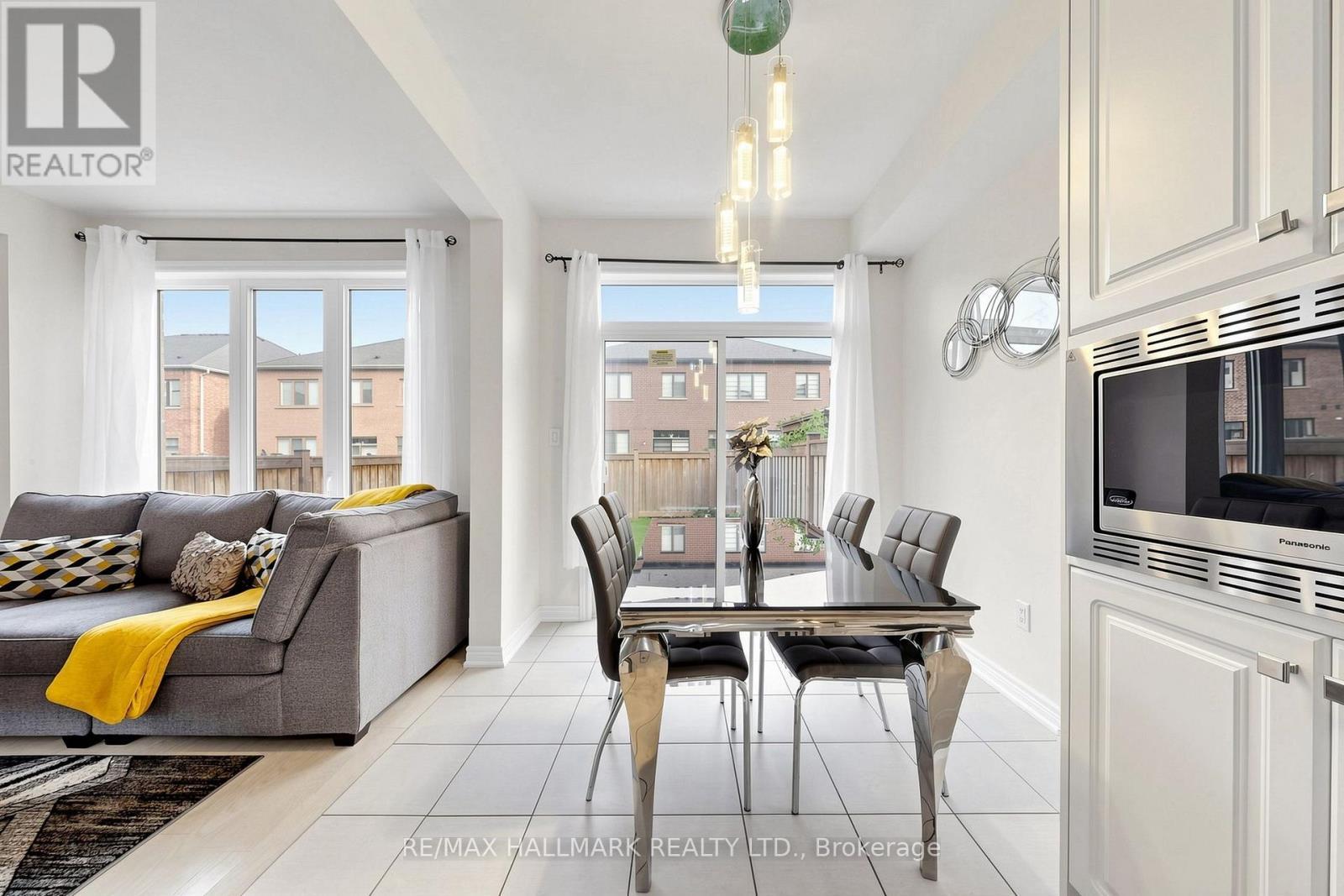 19 Conarty Crescent, Whitby, ON - Indoor Photo Showing Dining Room