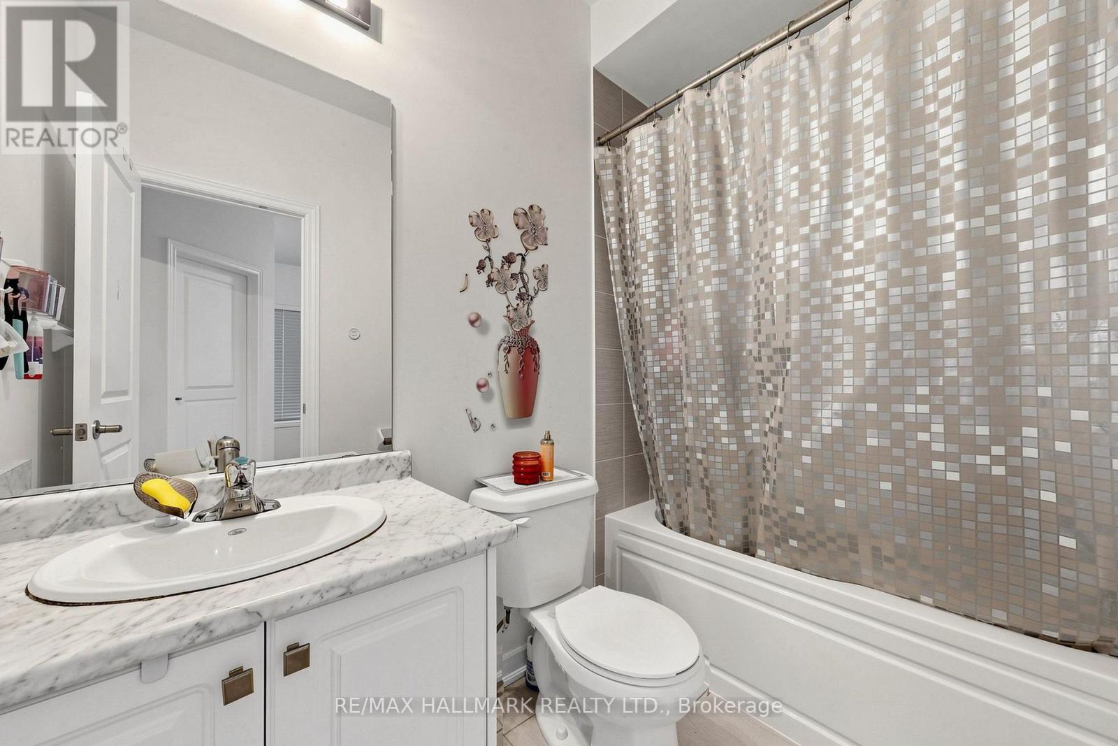 19 Conarty Crescent, Whitby, ON - Indoor Photo Showing Bathroom