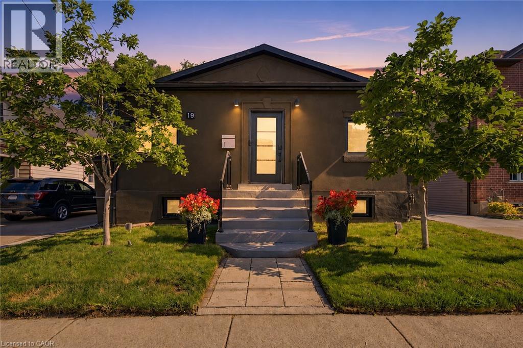 19 Grove Street, Hamilton, ON - Outdoor