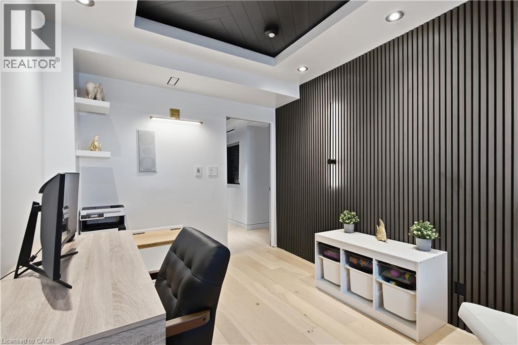 19 Grove Street, Hamilton, ON - Indoor