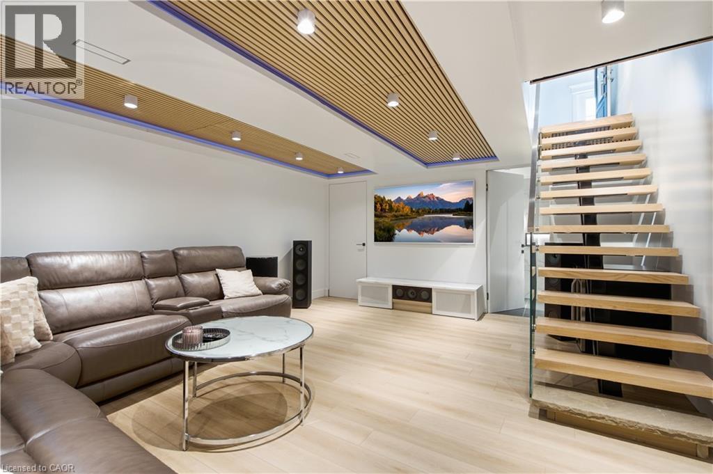 19 Grove Street, Hamilton, ON - Indoor
