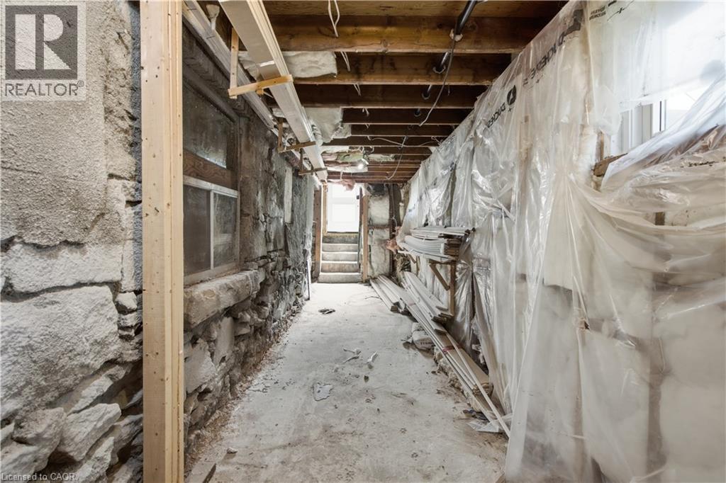 19 Grove Street, Hamilton, ON - Indoor
