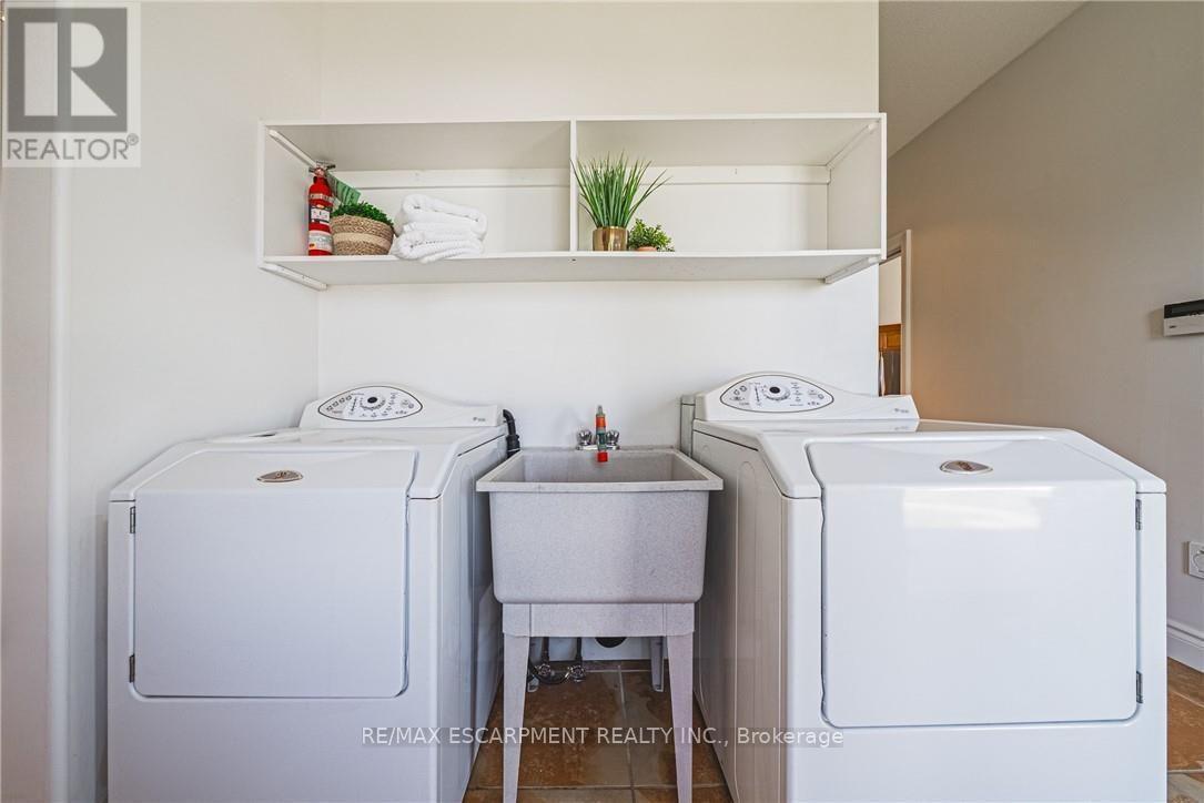 511 Glover Road, Hamilton, ON - Indoor Photo Showing Laundry Room