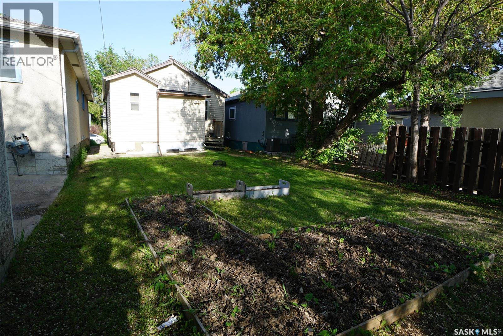 1438 Connaught Street, Regina, SK - Outdoor