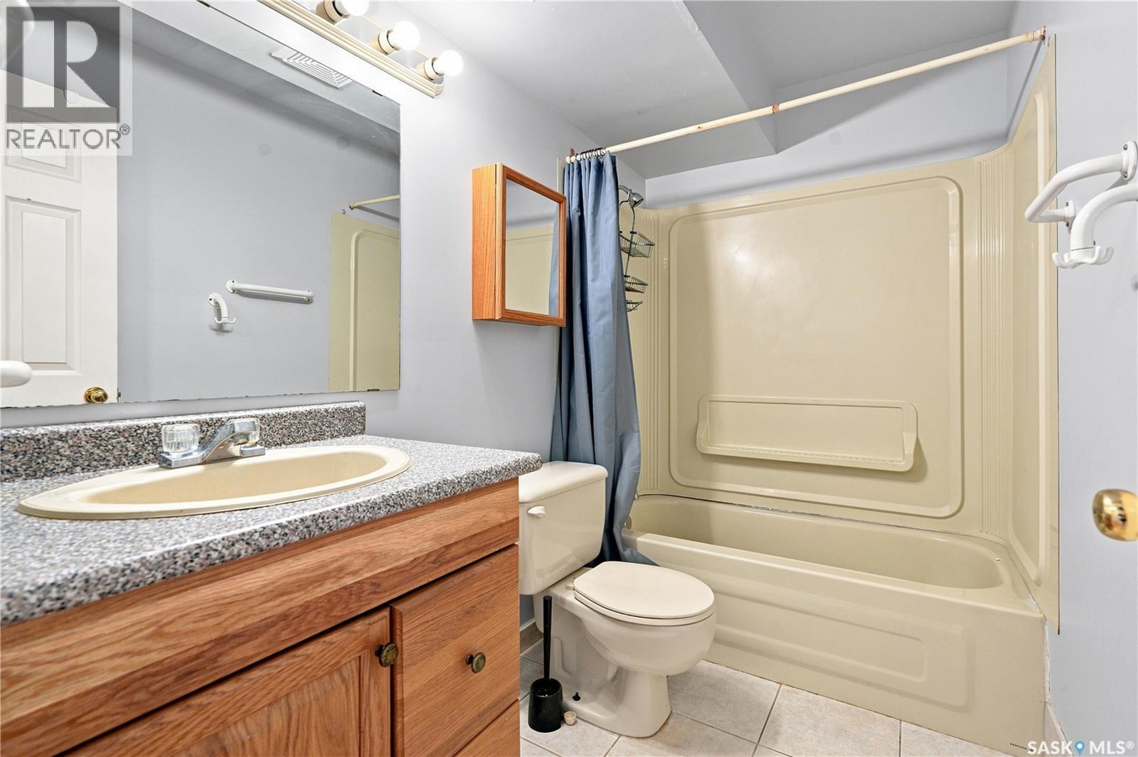 106 663 Beckett Crescent, Saskatoon, SK - Indoor Photo Showing Bathroom