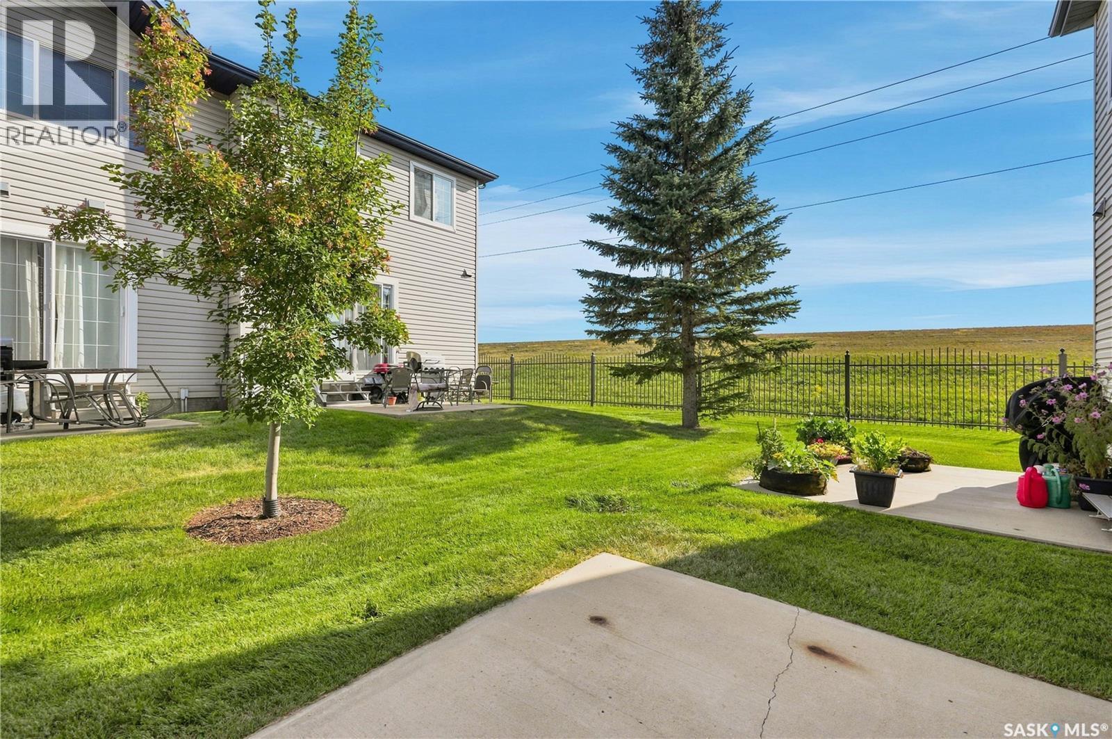 106 663 Beckett Crescent, Saskatoon, SK - Outdoor