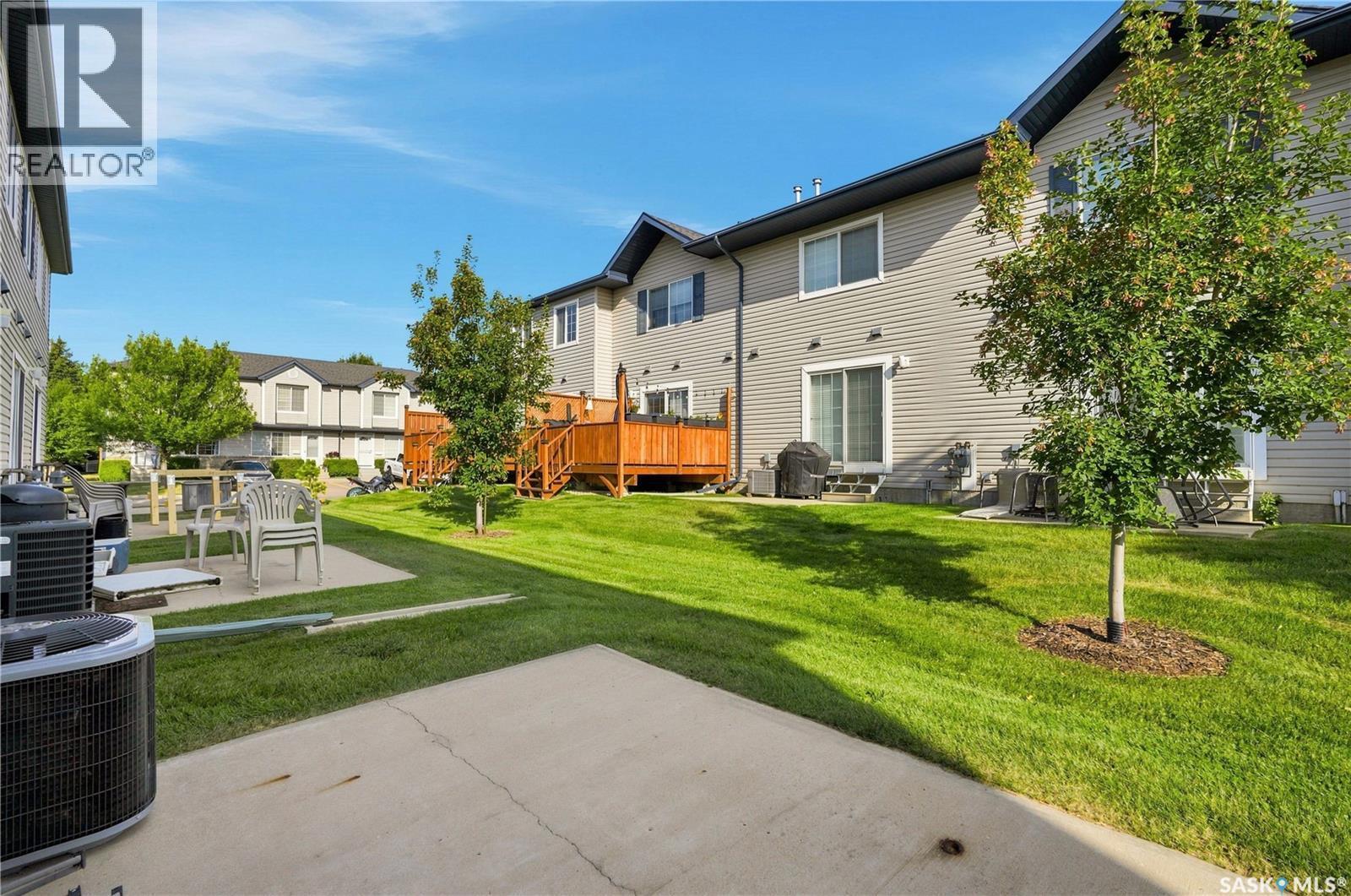 106 663 Beckett Crescent, Saskatoon, SK - Outdoor