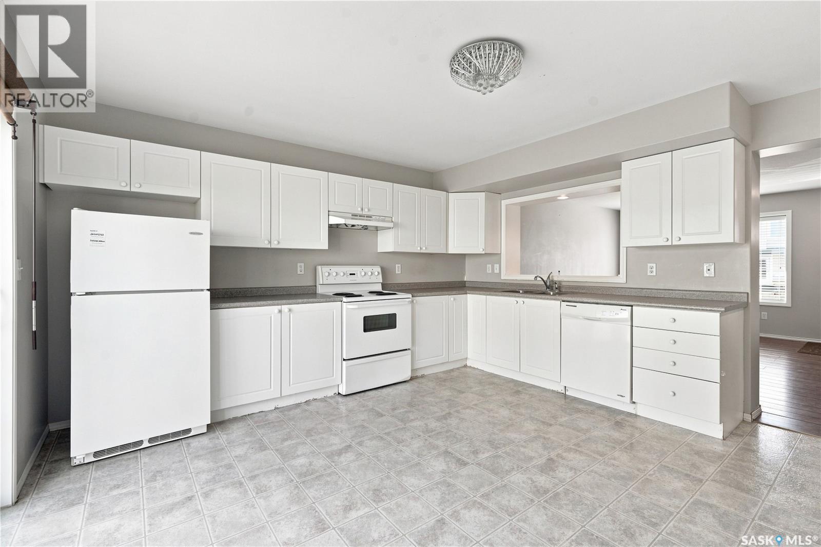 106 663 Beckett Crescent, Saskatoon, SK - Indoor Photo Showing Kitchen