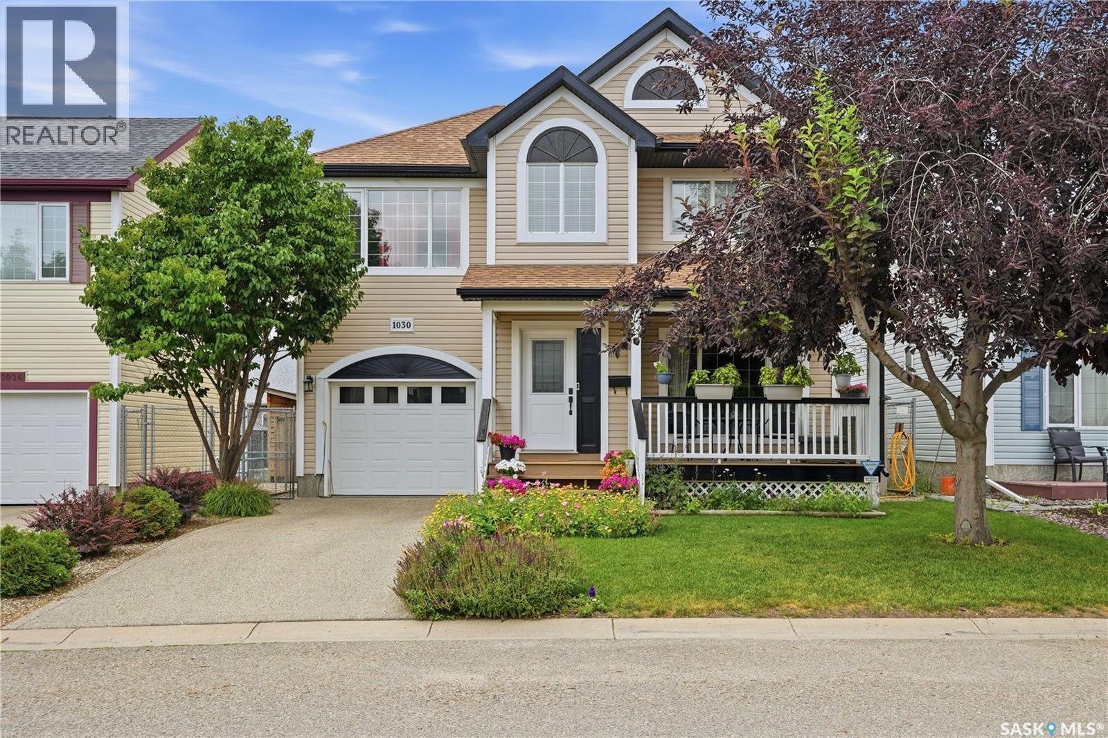 1030 Orchid Way N, Regina, SK - Outdoor With Facade