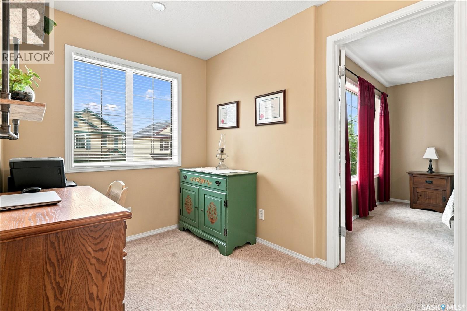 1030 Orchid Way N, Regina, SK - Indoor Photo Showing Office