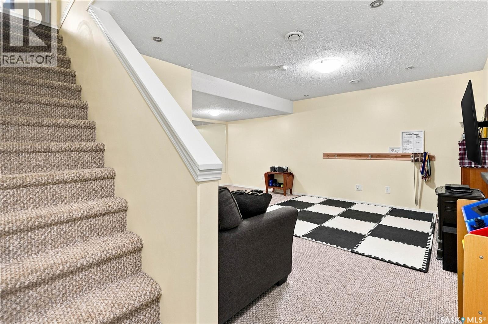 1030 Orchid Way N, Regina, SK - Indoor Photo Showing Other Room