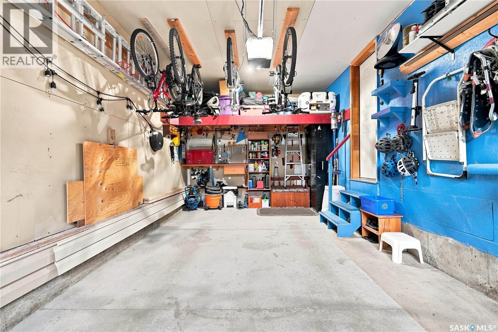 1030 Orchid Way N, Regina, SK - Indoor Photo Showing Garage