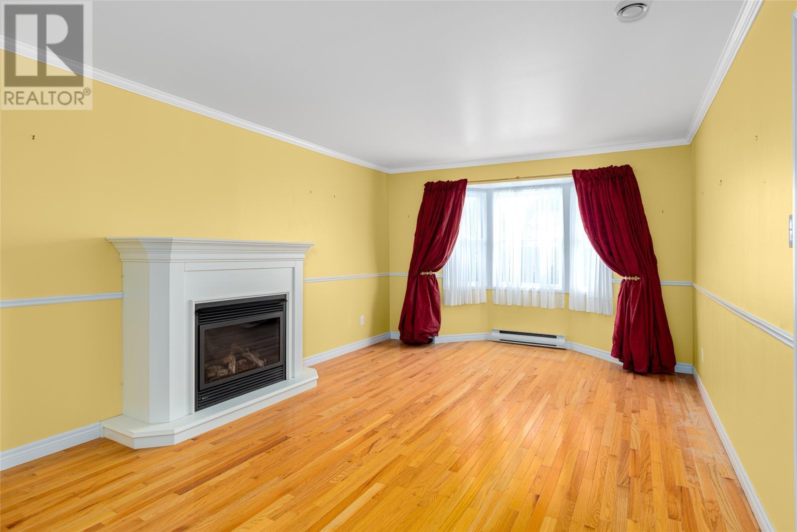 10 Tonbridge Place, St. John'S, NL - Indoor With Fireplace