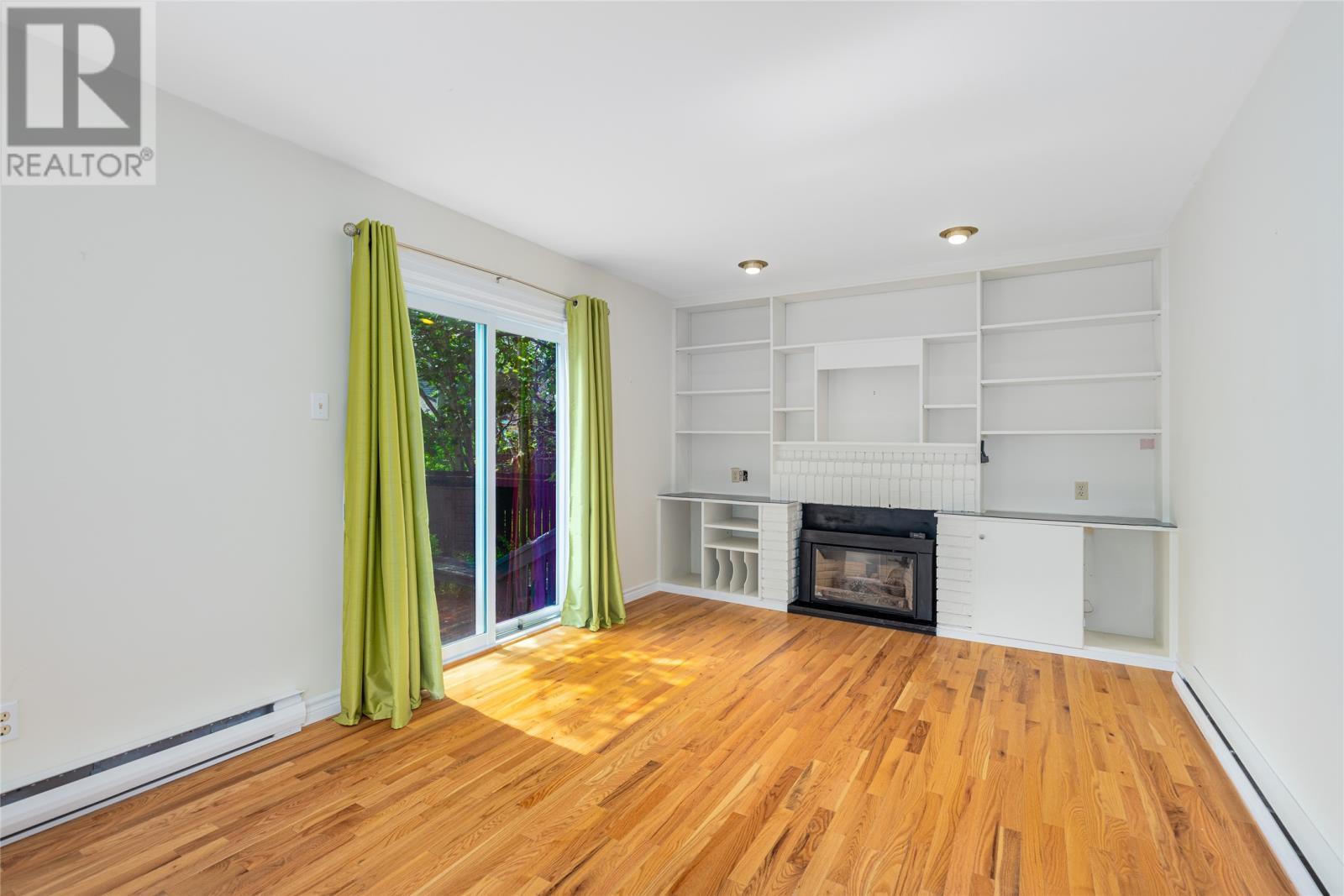 10 Tonbridge Place, St. John'S, NL - Indoor With Fireplace