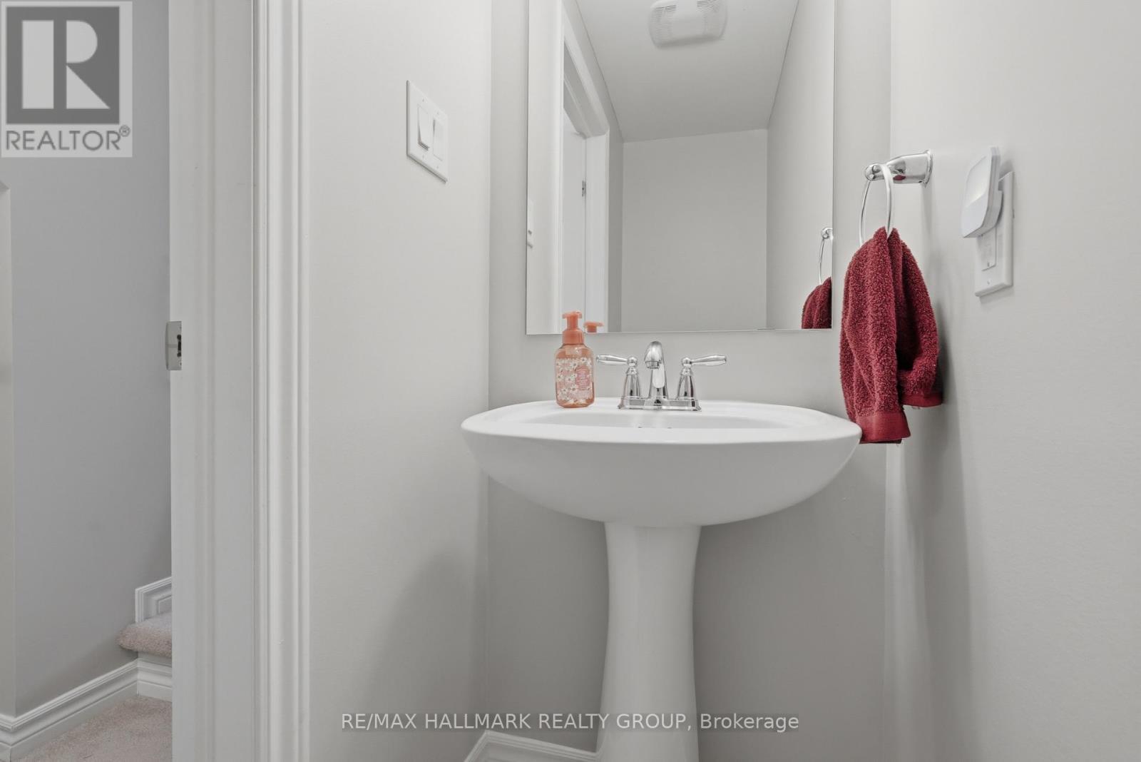 588 Foxlight Circle, Ottawa, ON - Indoor Photo Showing Bathroom