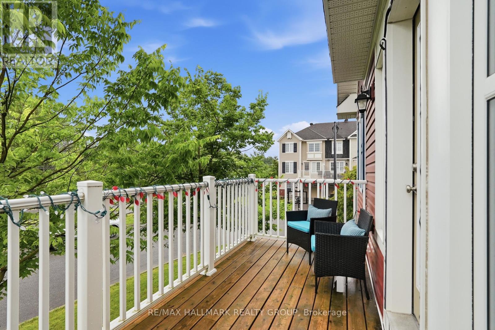 588 Foxlight Circle, Ottawa, ON - Outdoor With Exterior